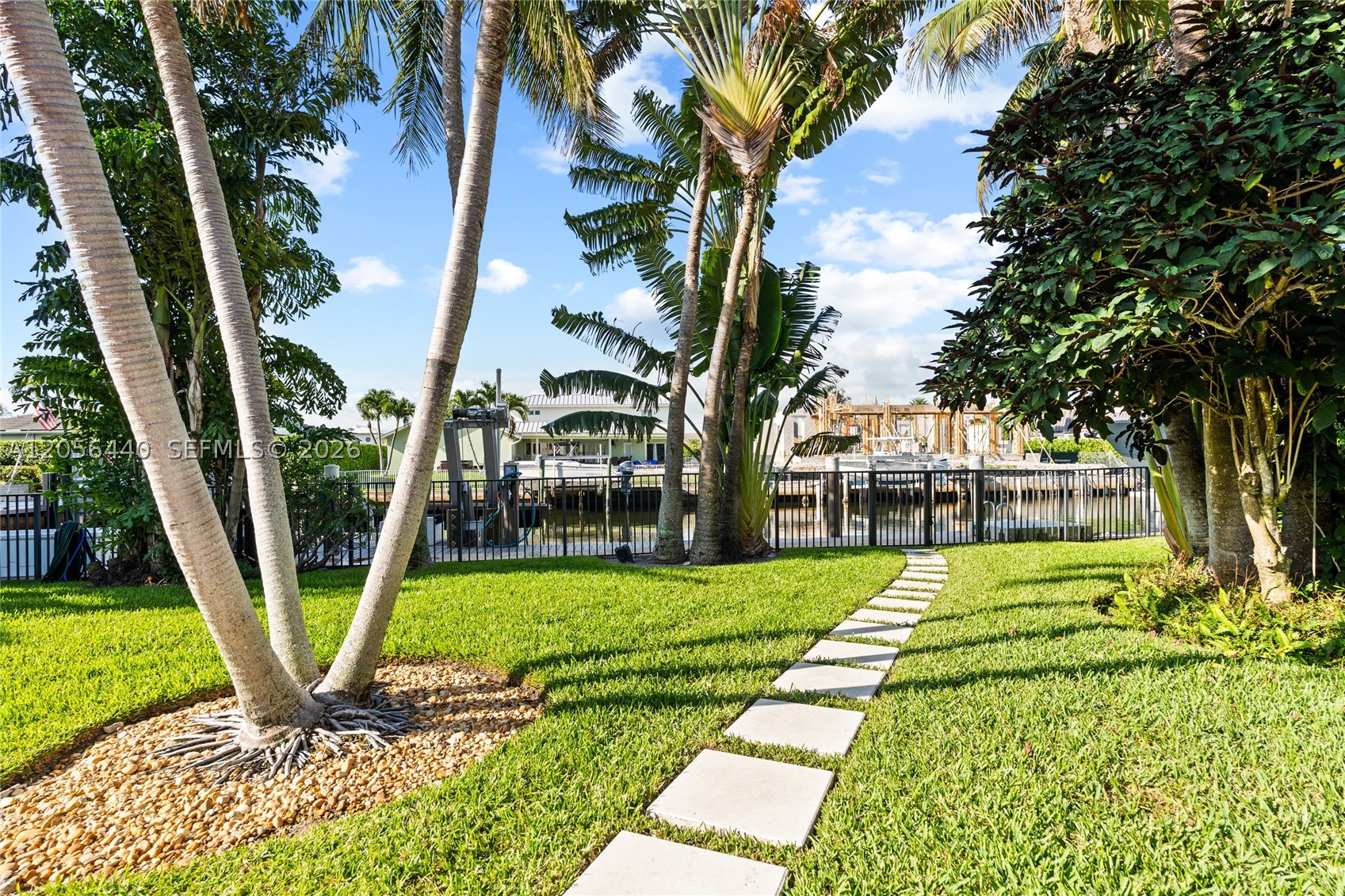 18 Eleuthera Dr Ocean Ridge, FL 33435
