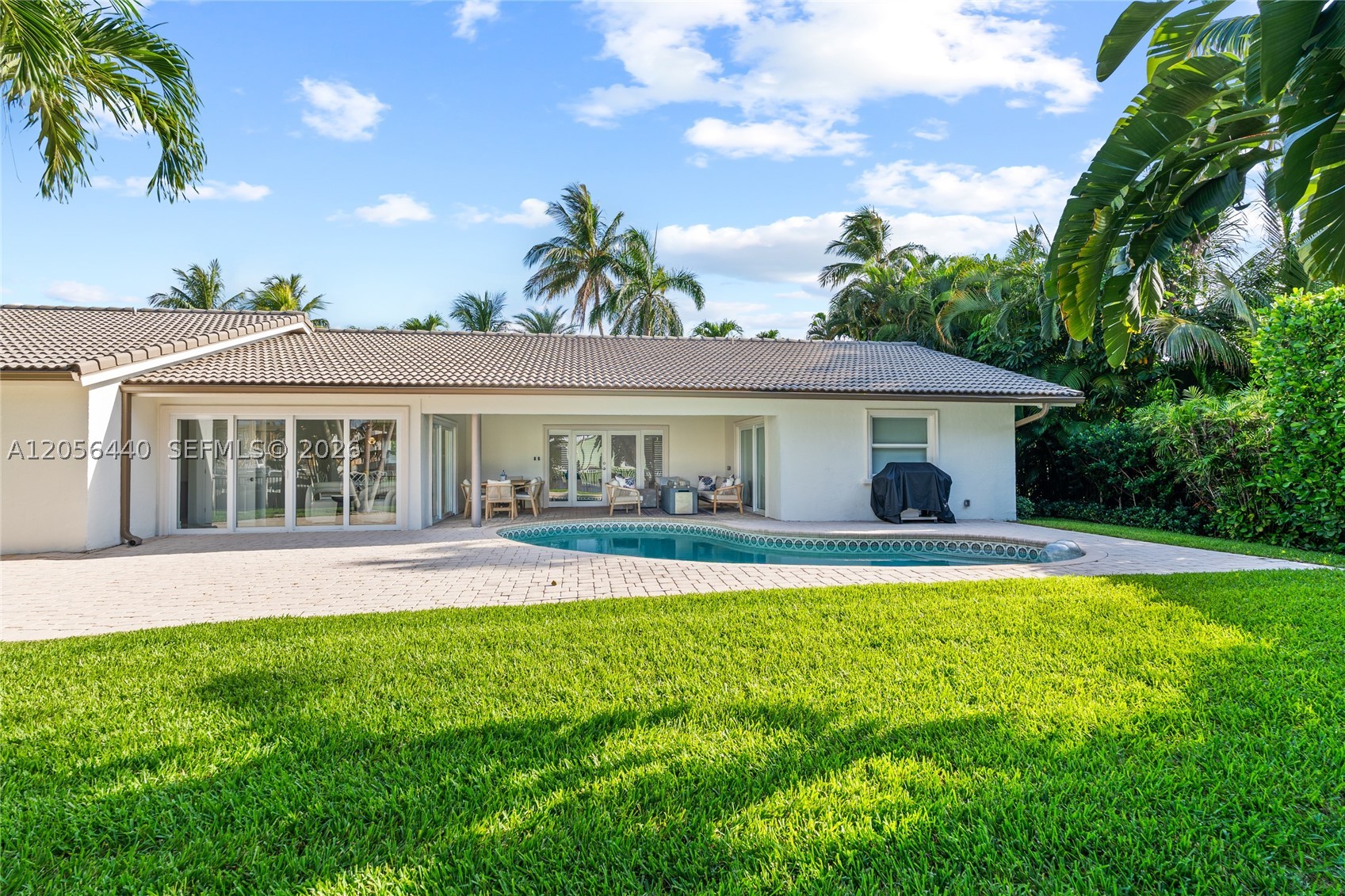 18 Eleuthera Dr Ocean Ridge, FL 33435