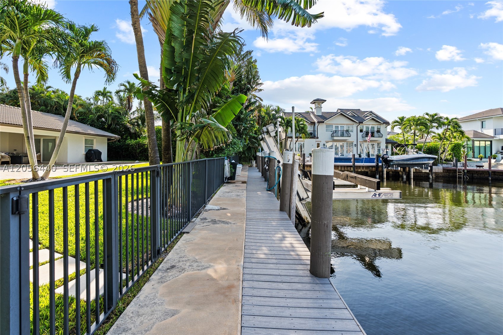 18 Eleuthera Dr Ocean Ridge, FL 33435