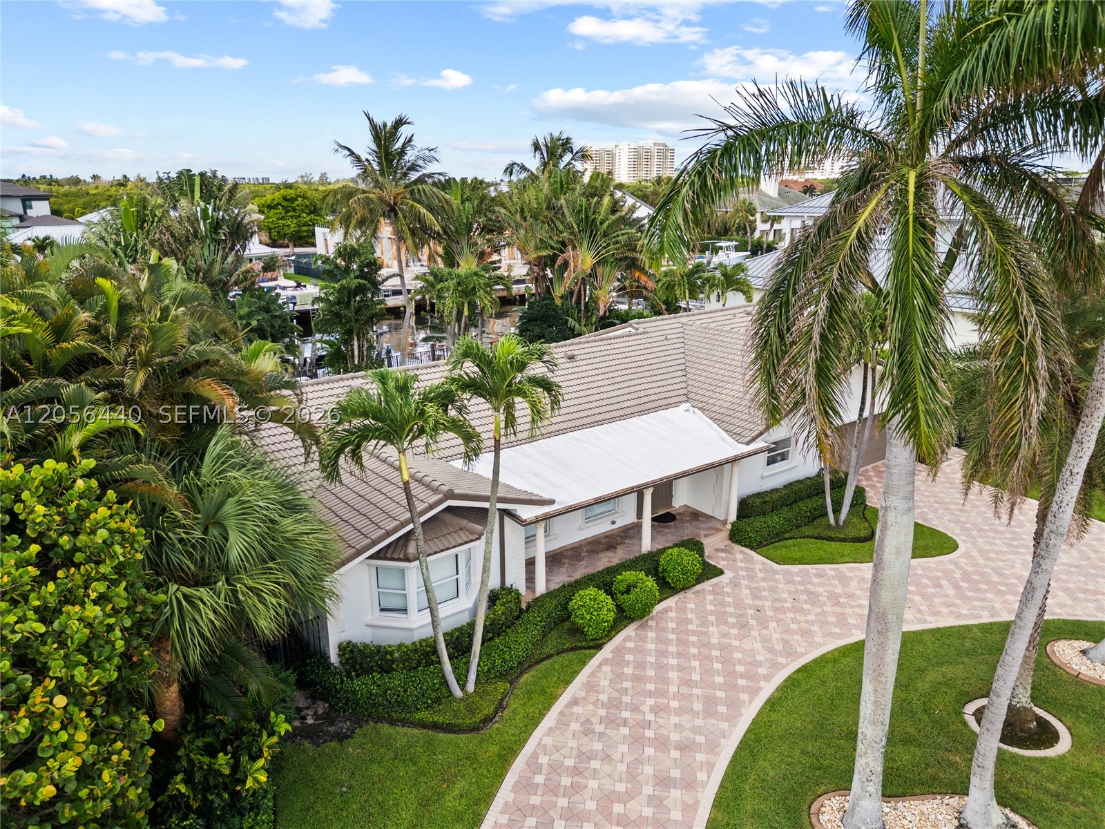 18 Eleuthera Dr Ocean Ridge, FL 33435
