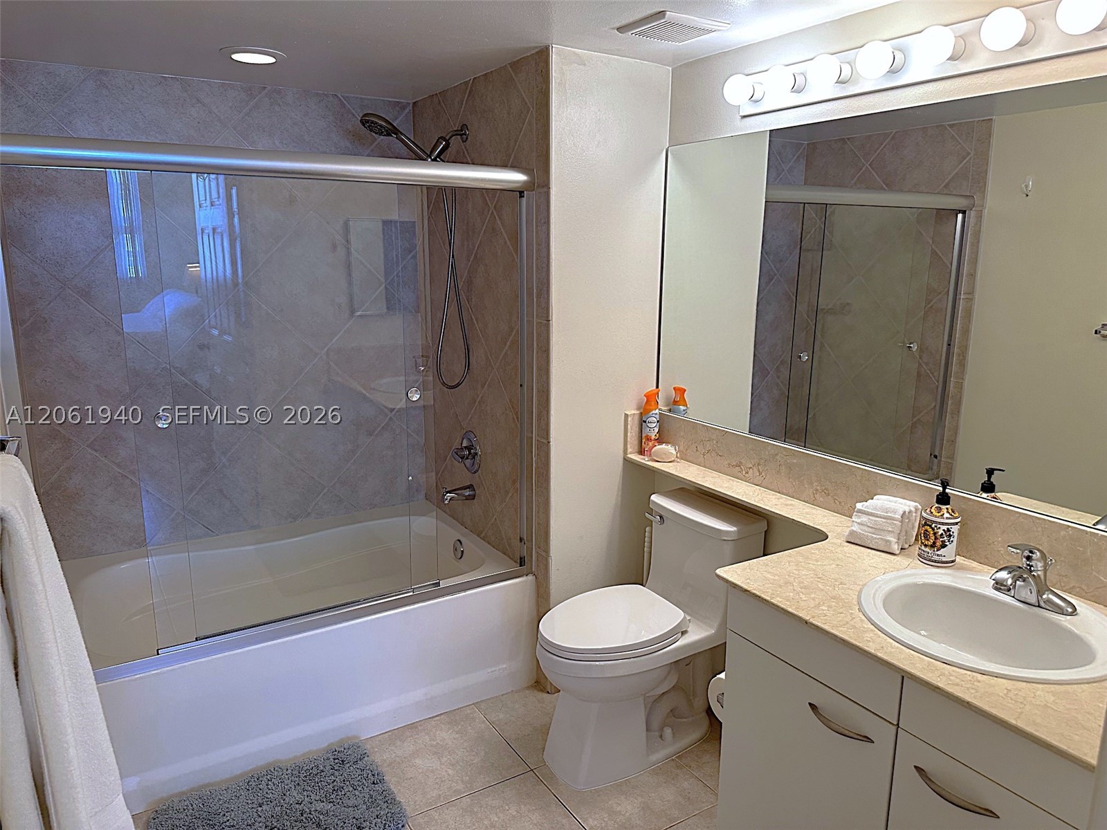 image 2080 Ocean Drive11