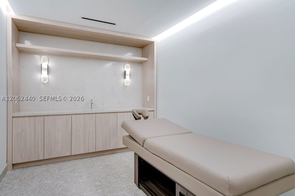 225 N Miami Ave #1801 Miami, FL 33128