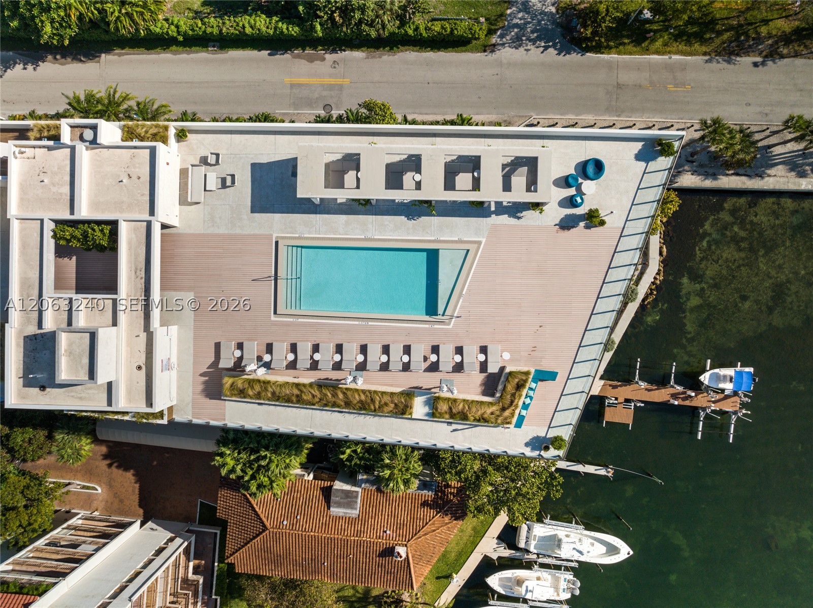 3581 E Glencoe St #505 Miami, FL 33133