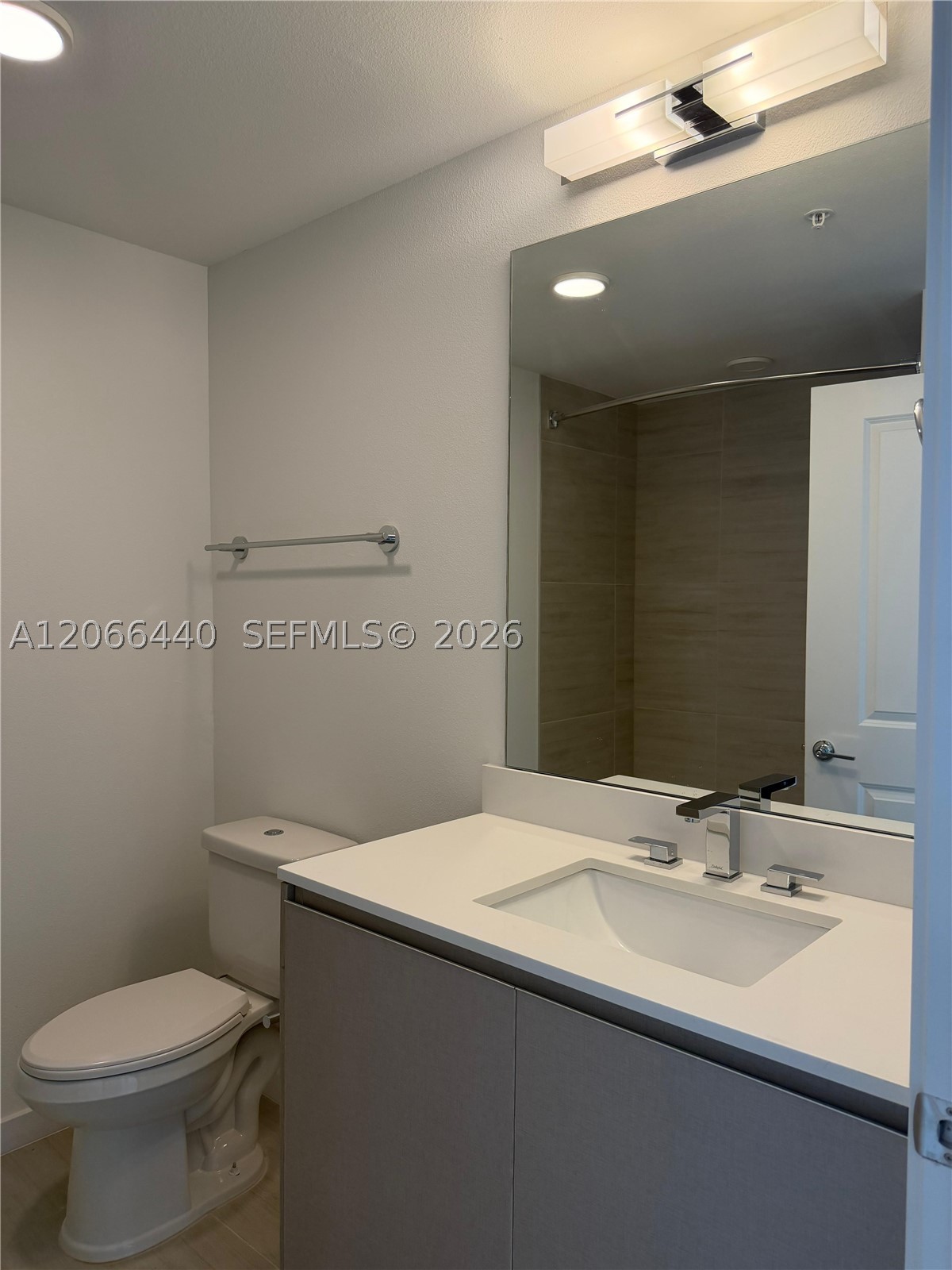 5563 Millenia Park #201 Orlando, FL 32839