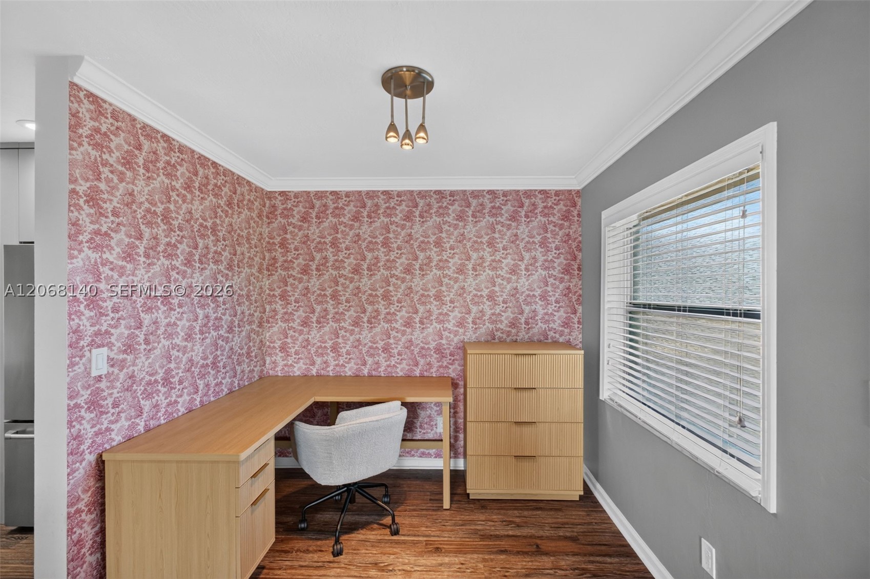 6815 Edgewater Dr #301 Coral Gables, FL 33133