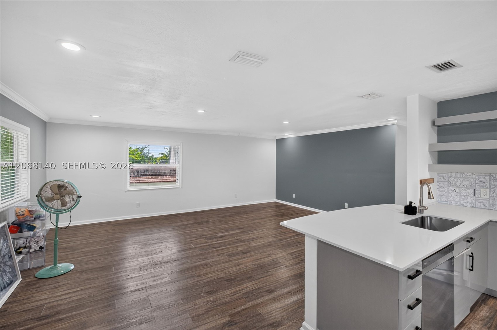 6815 Edgewater Dr #301 Coral Gables, FL 33133