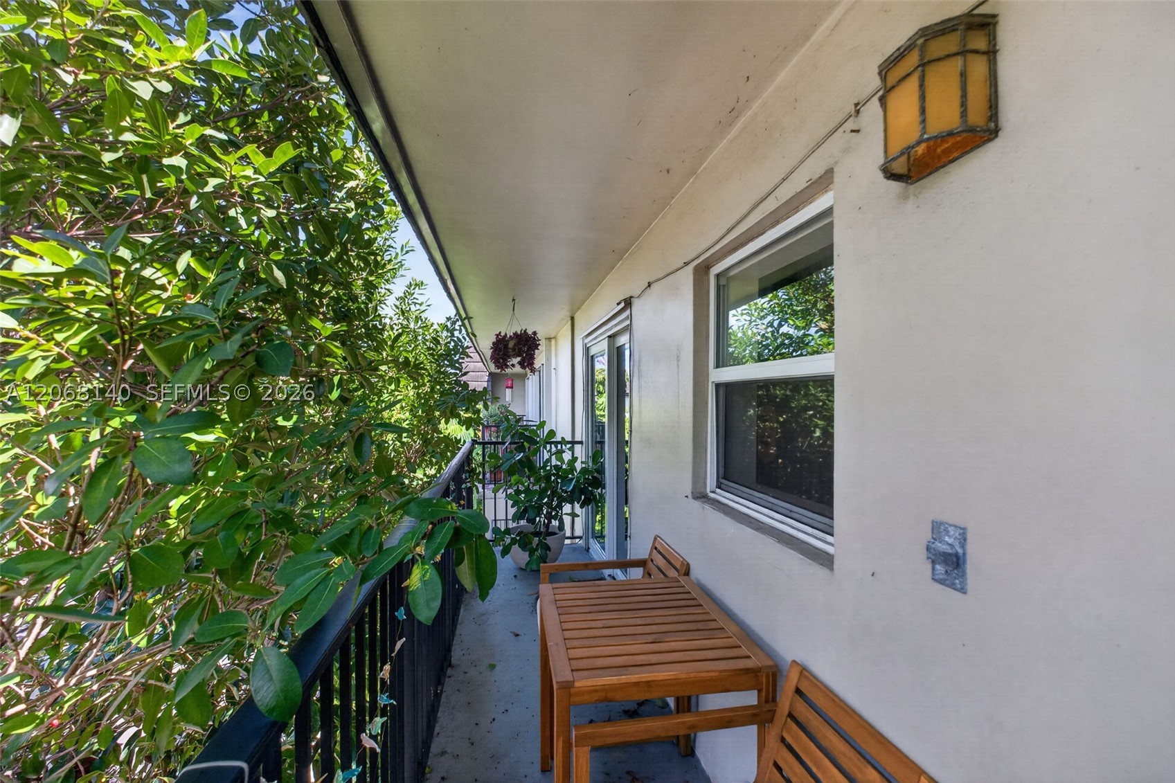 6815 Edgewater Dr #301 Coral Gables, FL 33133
