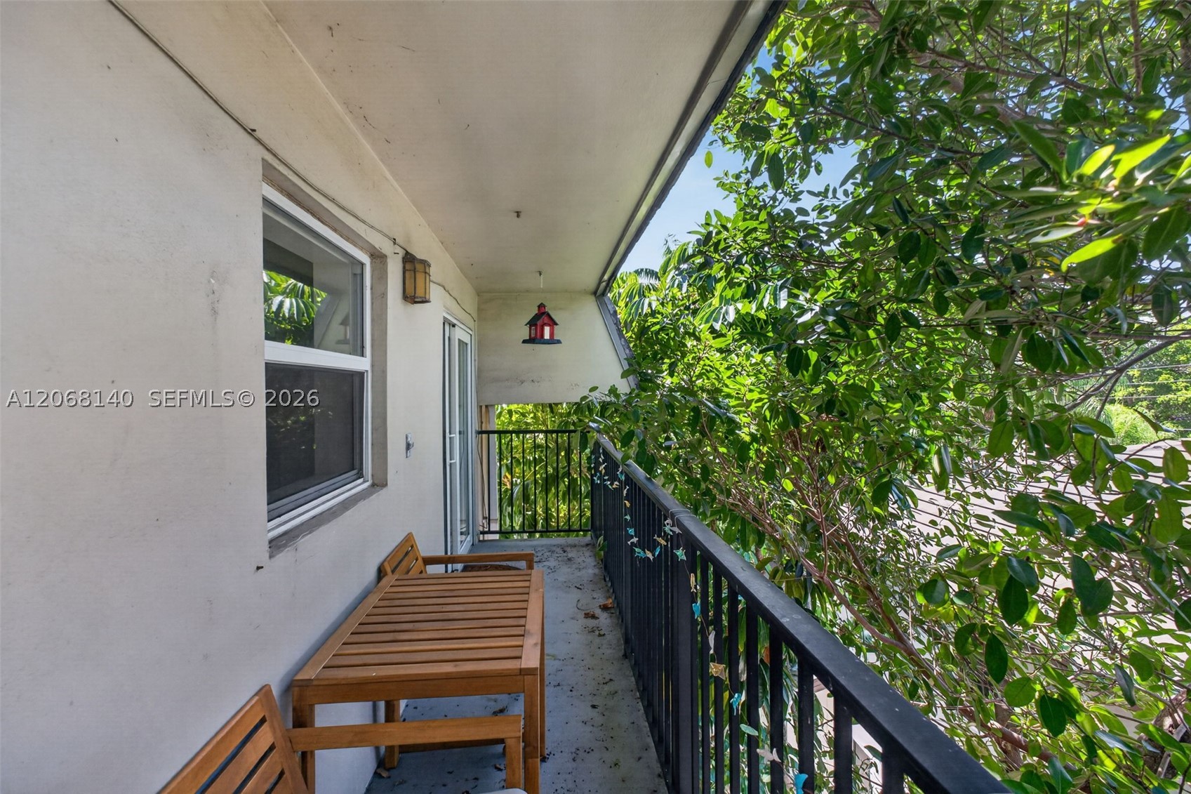 6815 Edgewater Dr #301 Coral Gables, FL 33133