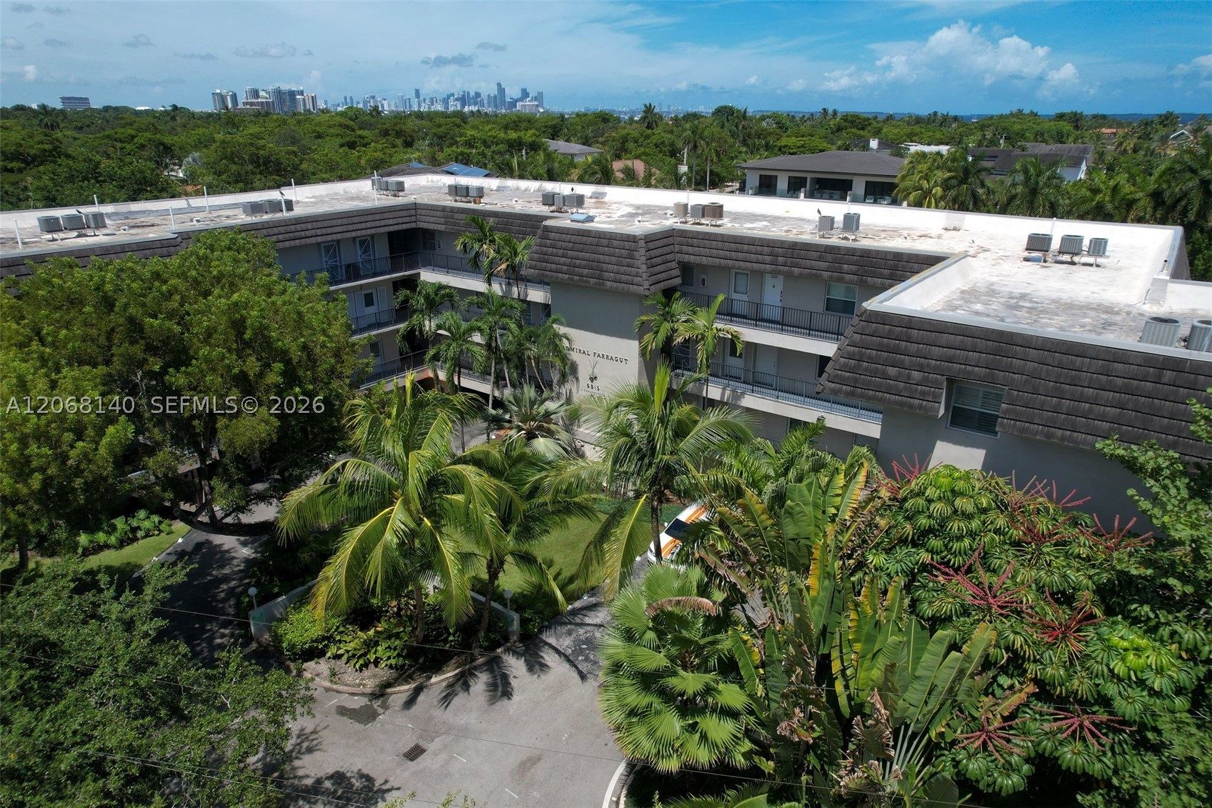 6815 Edgewater Dr #301 Coral Gables, FL 33133