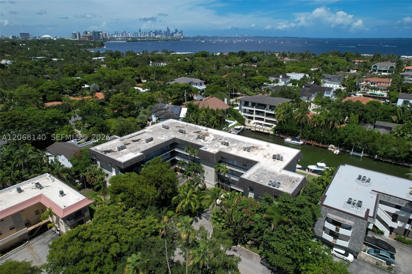 6815 Edgewater Dr #301 Coral Gables, FL 33133