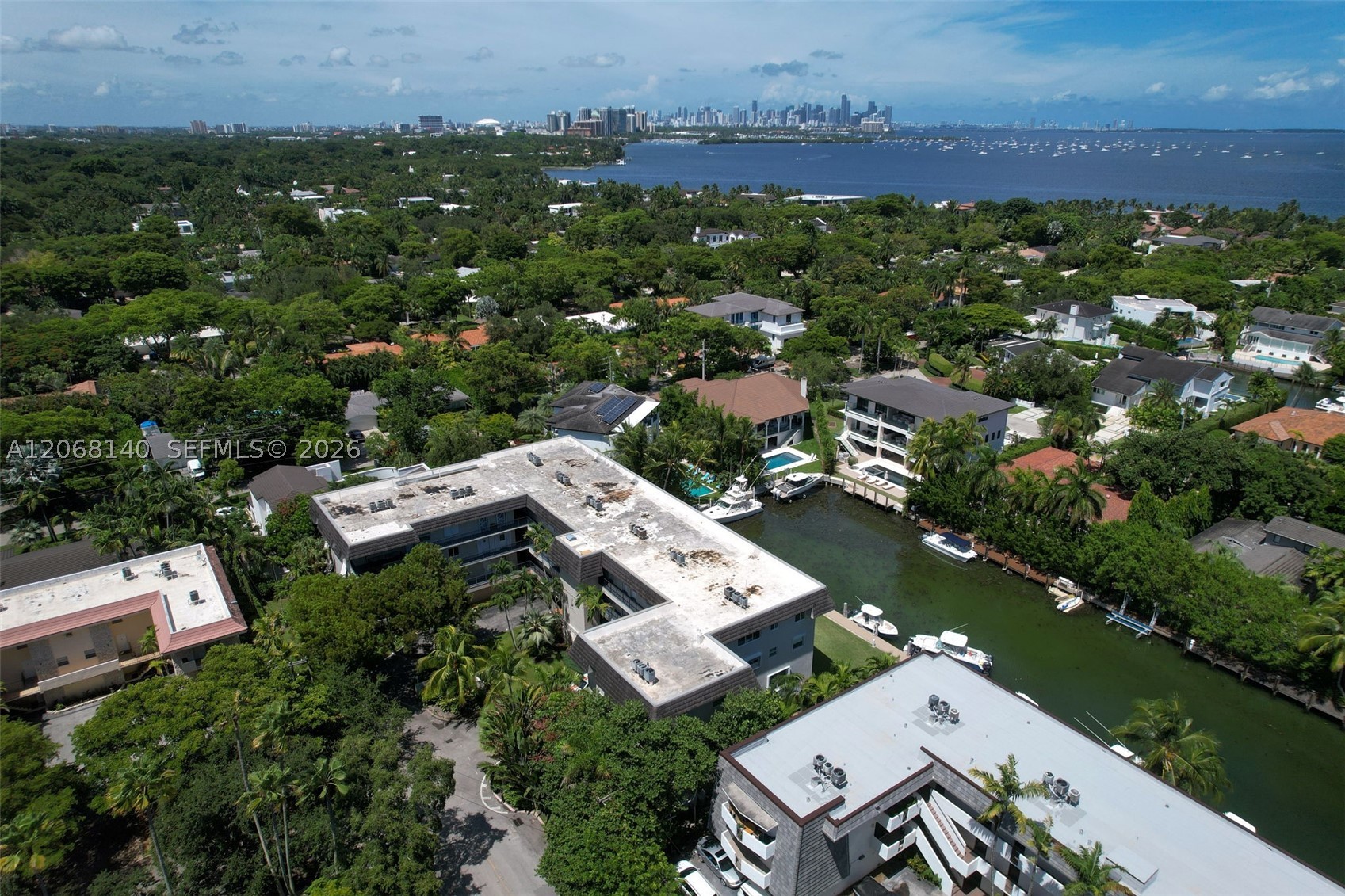 6815 Edgewater Dr #301 Coral Gables, FL 33133