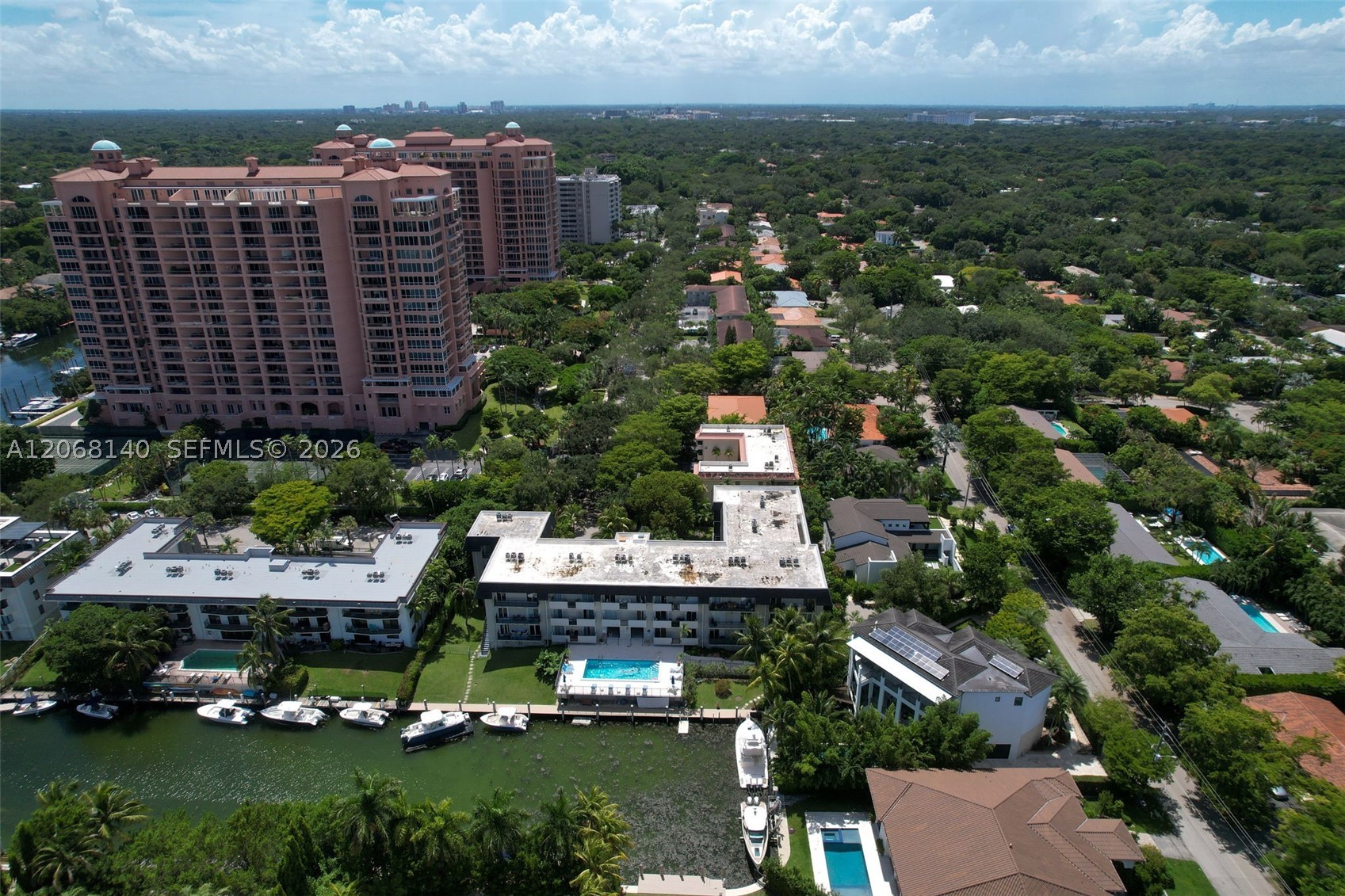 6815 Edgewater Dr #301 Coral Gables, FL 33133