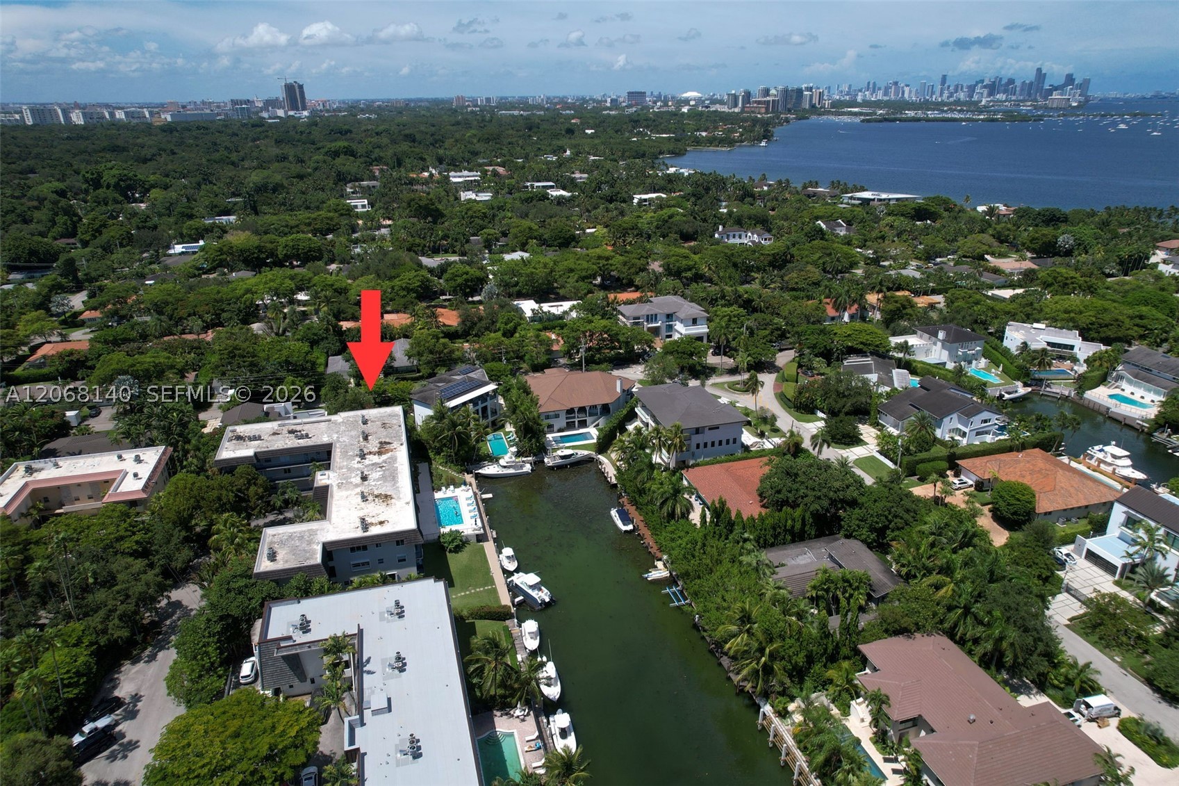 6815 Edgewater Dr #301 Coral Gables, FL 33133