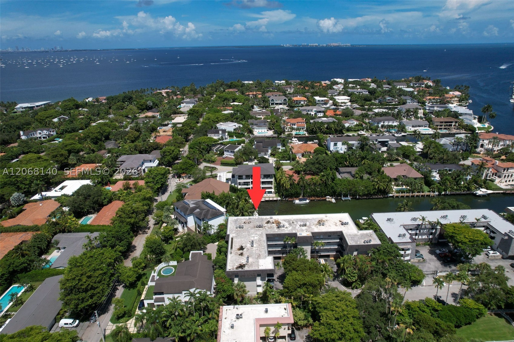 6815 Edgewater Dr #301 Coral Gables, FL 33133