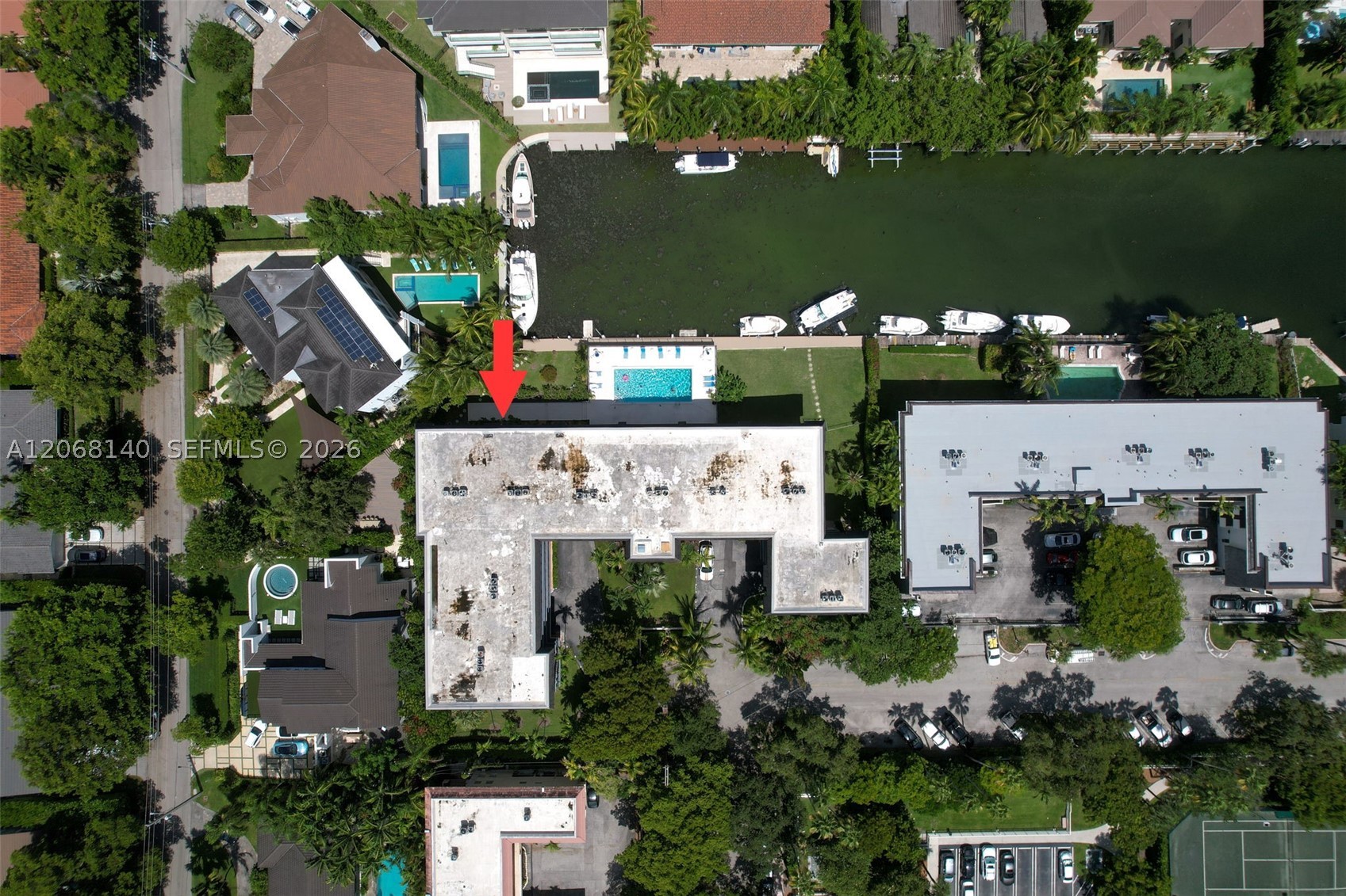 6815 Edgewater Dr #301 Coral Gables, FL 33133