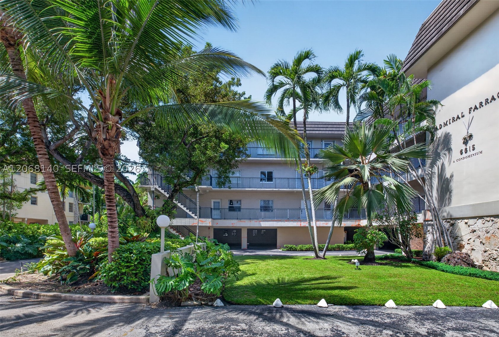6815 Edgewater Dr #301 Coral Gables, FL 33133