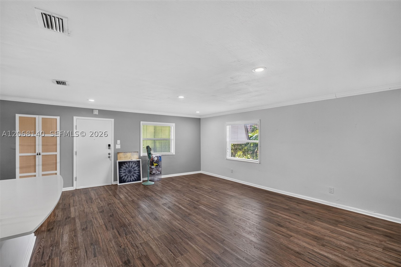 6815 Edgewater Dr #301 Coral Gables, FL 33133