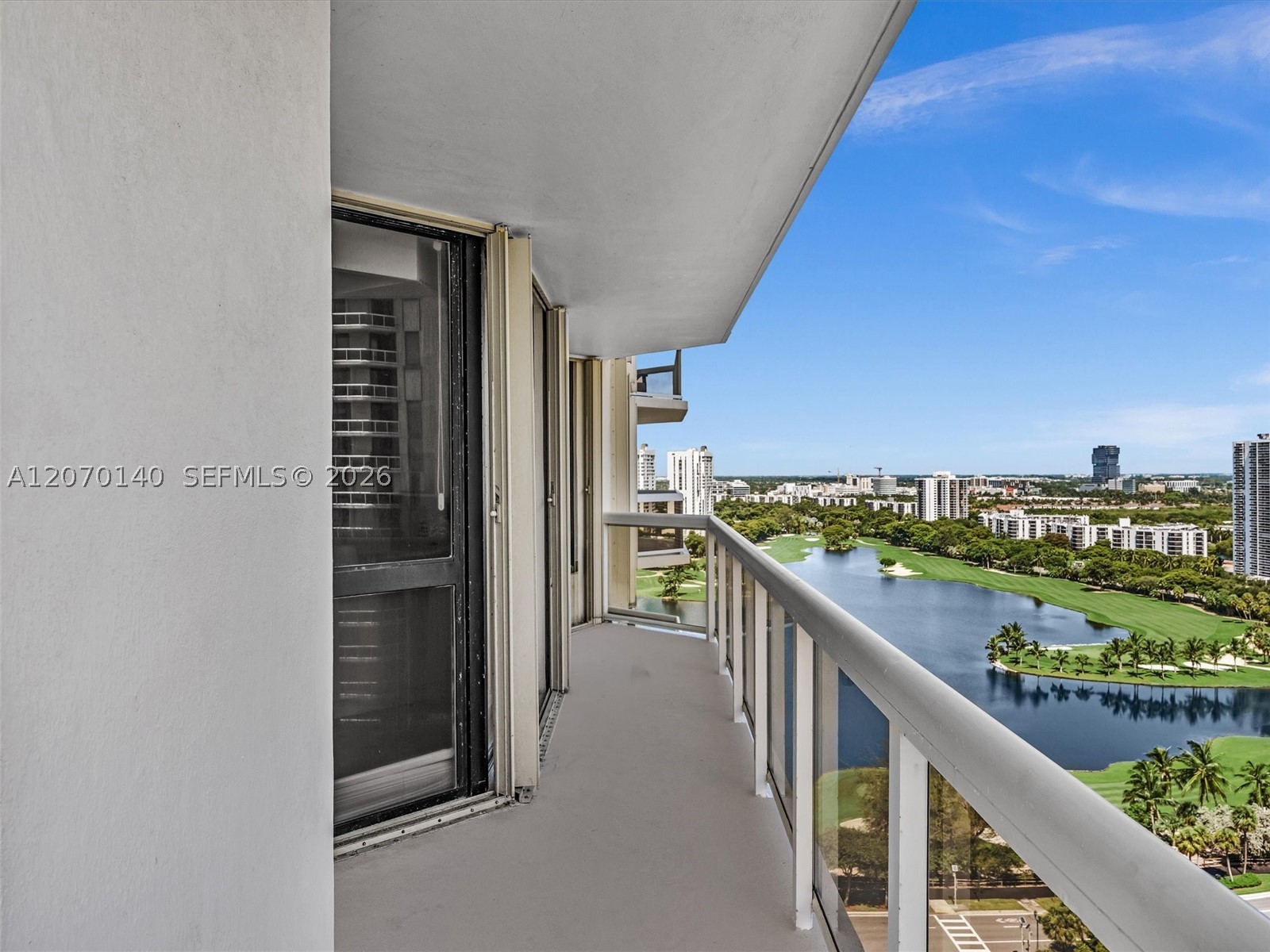 20185 E Country Clb Dr #2101 Aventura, FL 33180