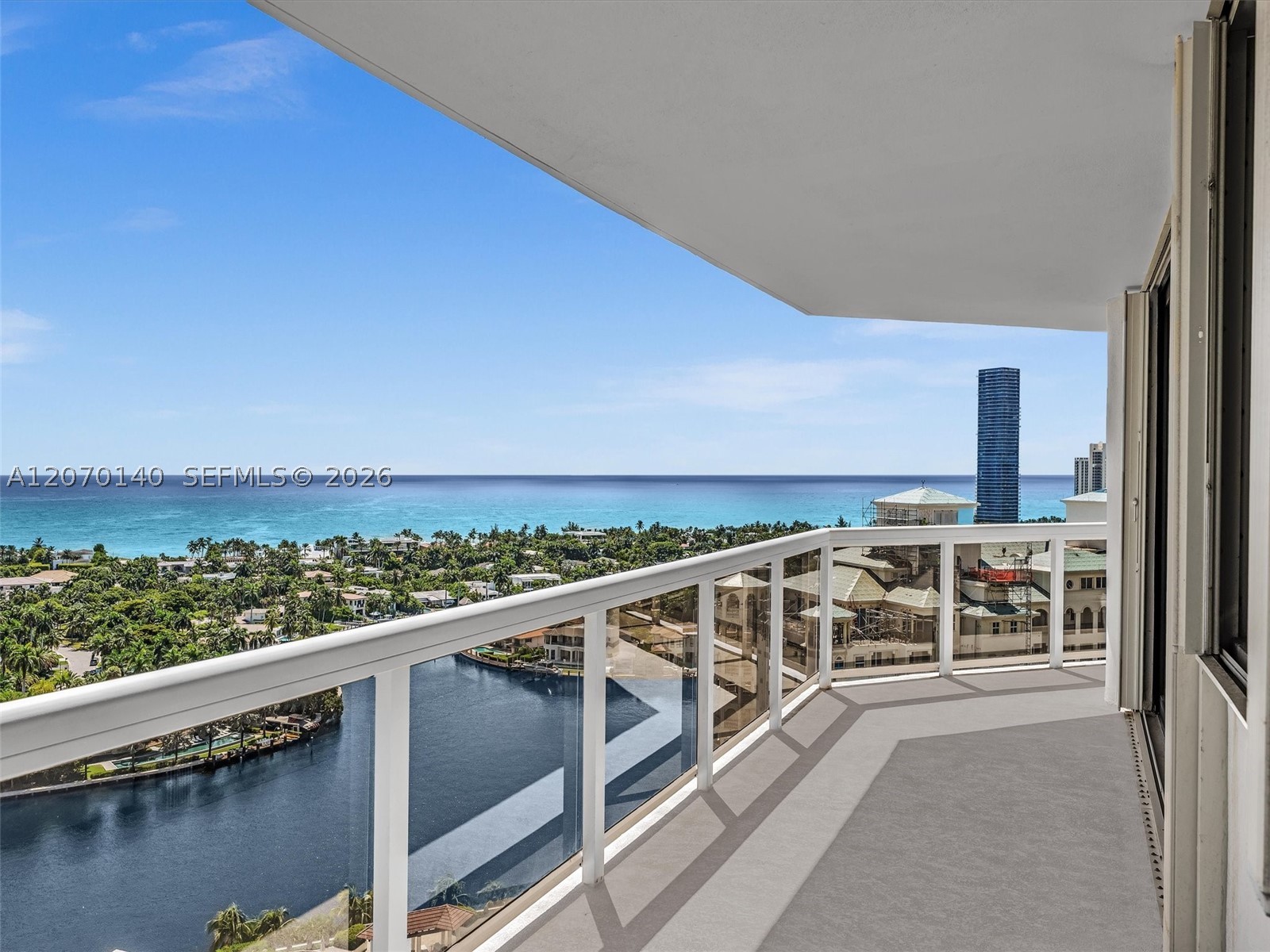 20185 E Country Clb Dr #2101 Aventura, FL 33180