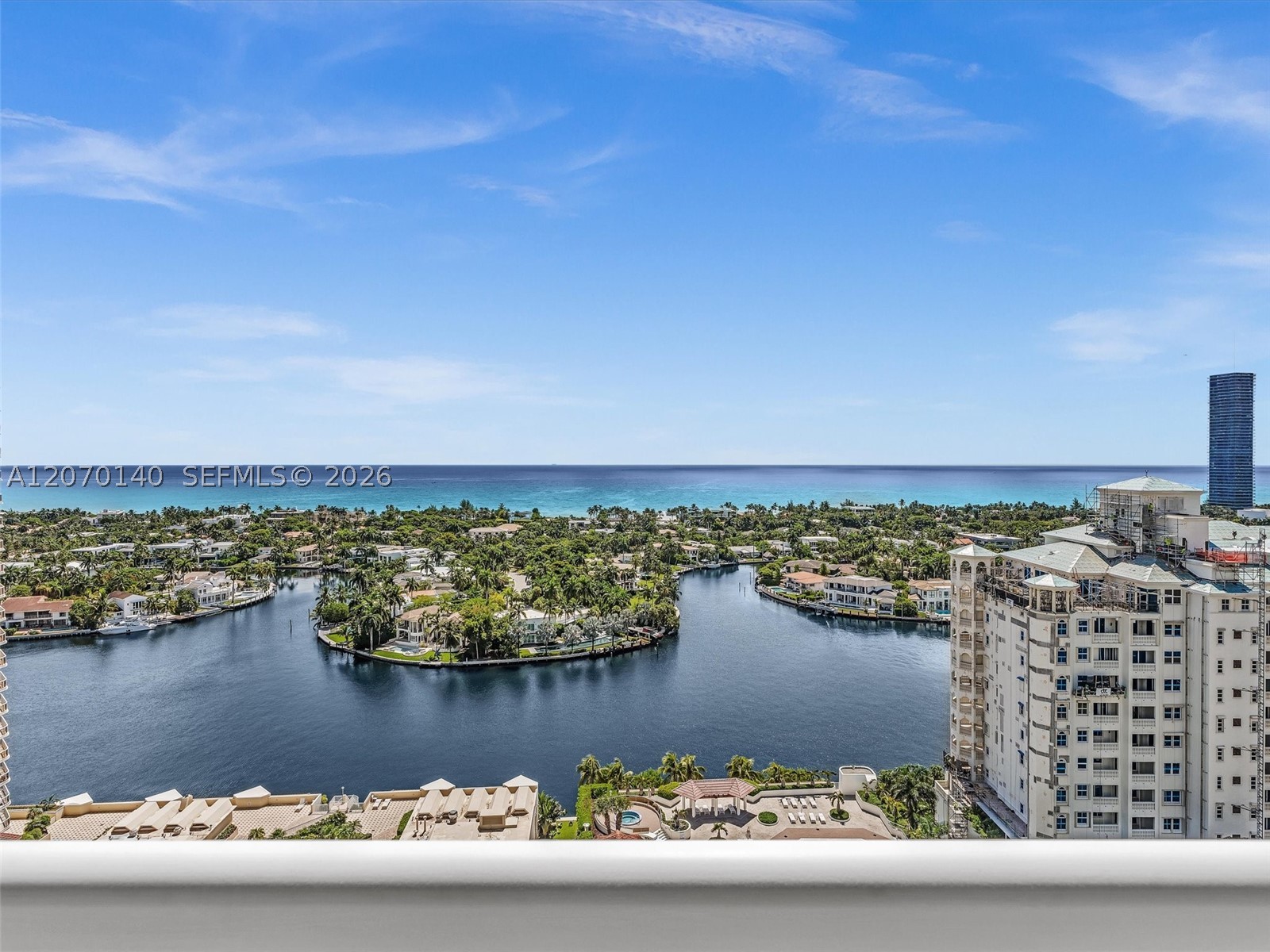 20185 E Country Clb Dr #2101 Aventura, FL 33180
