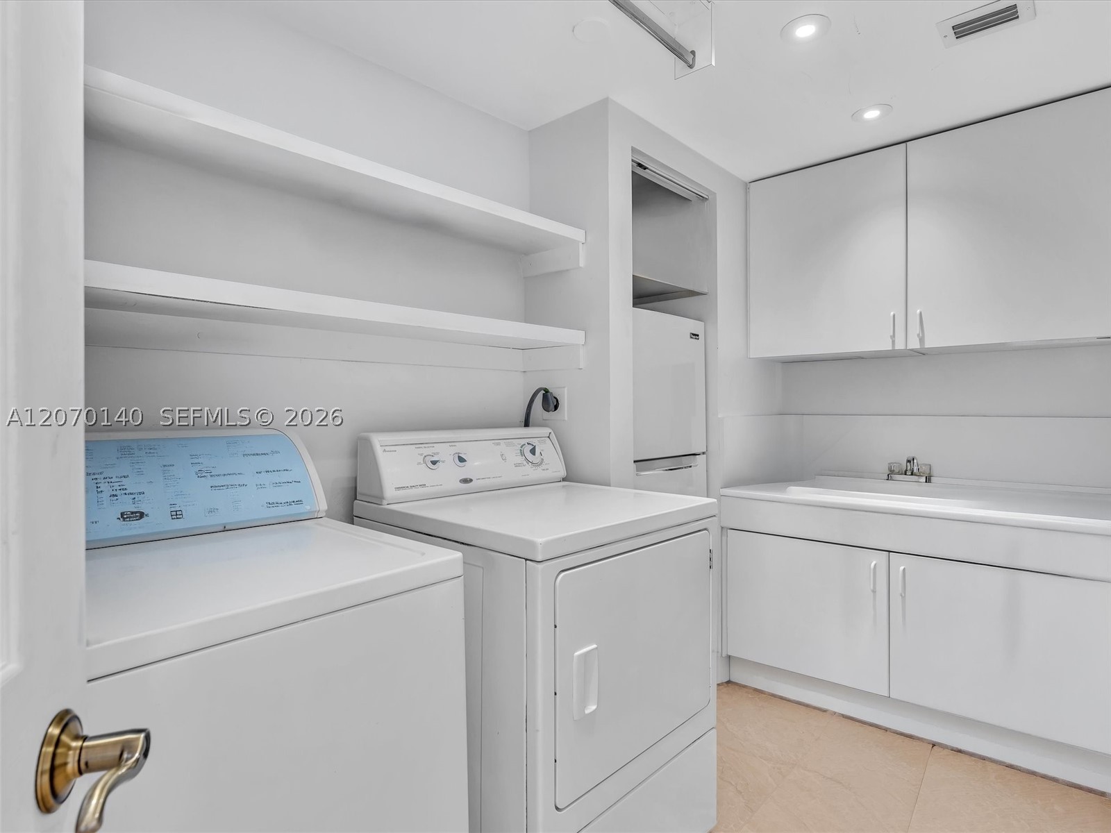 20185 E Country Clb Dr #2101 Aventura, FL 33180