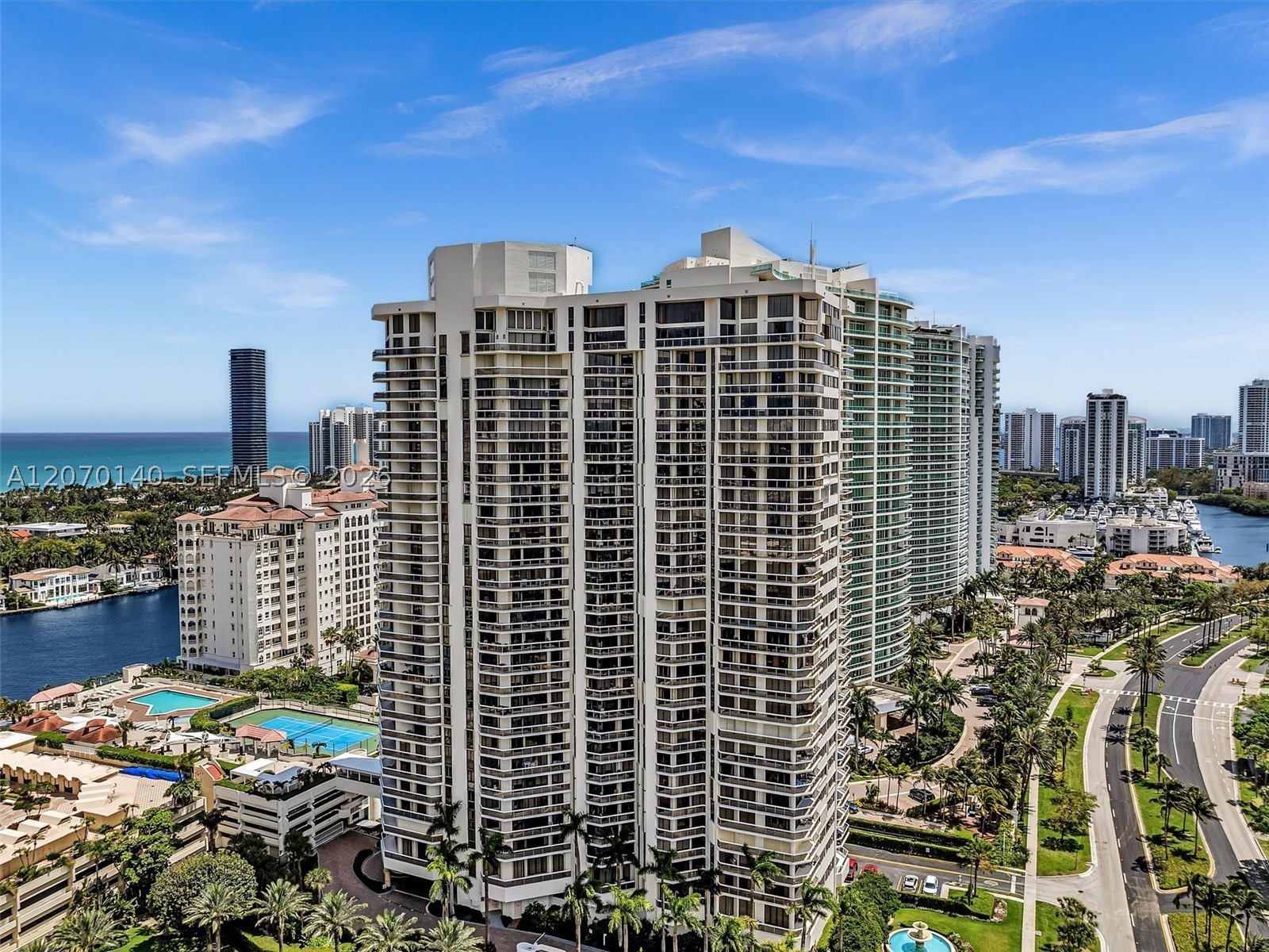 20185 E Country Clb Dr #2101 Aventura, FL 33180