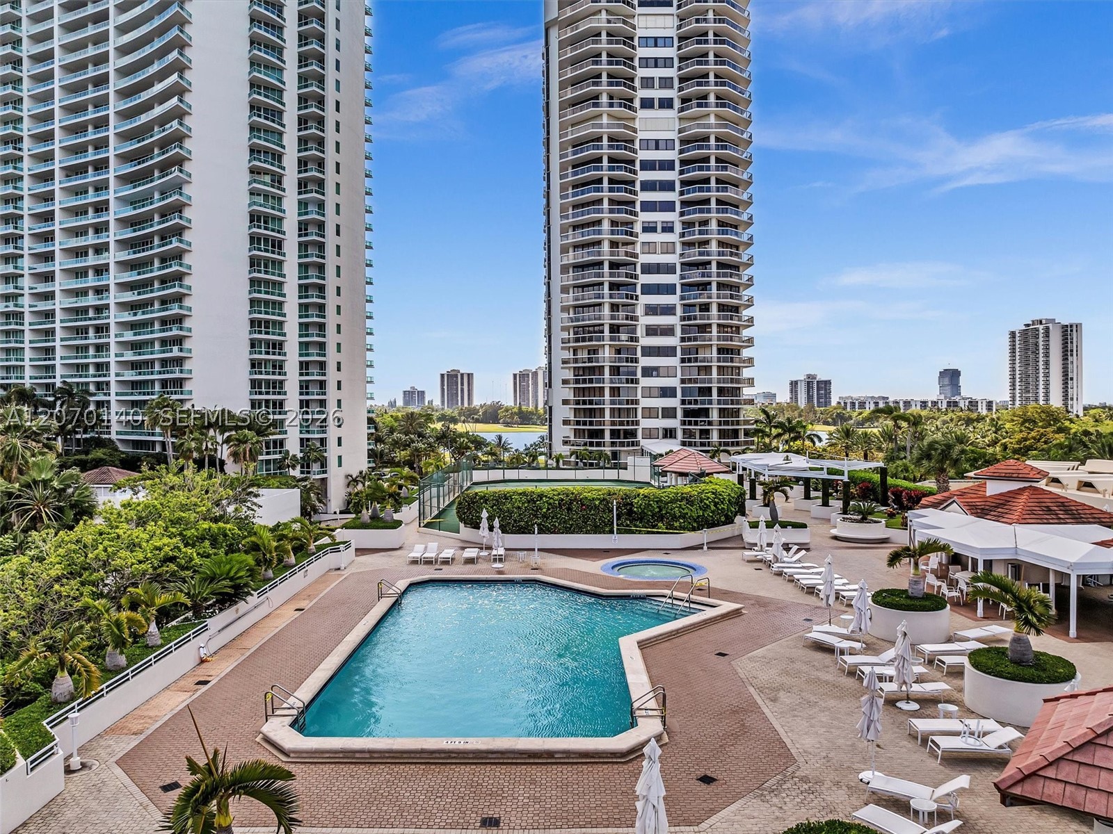 20185 E Country Clb Dr #2101 Aventura, FL 33180
