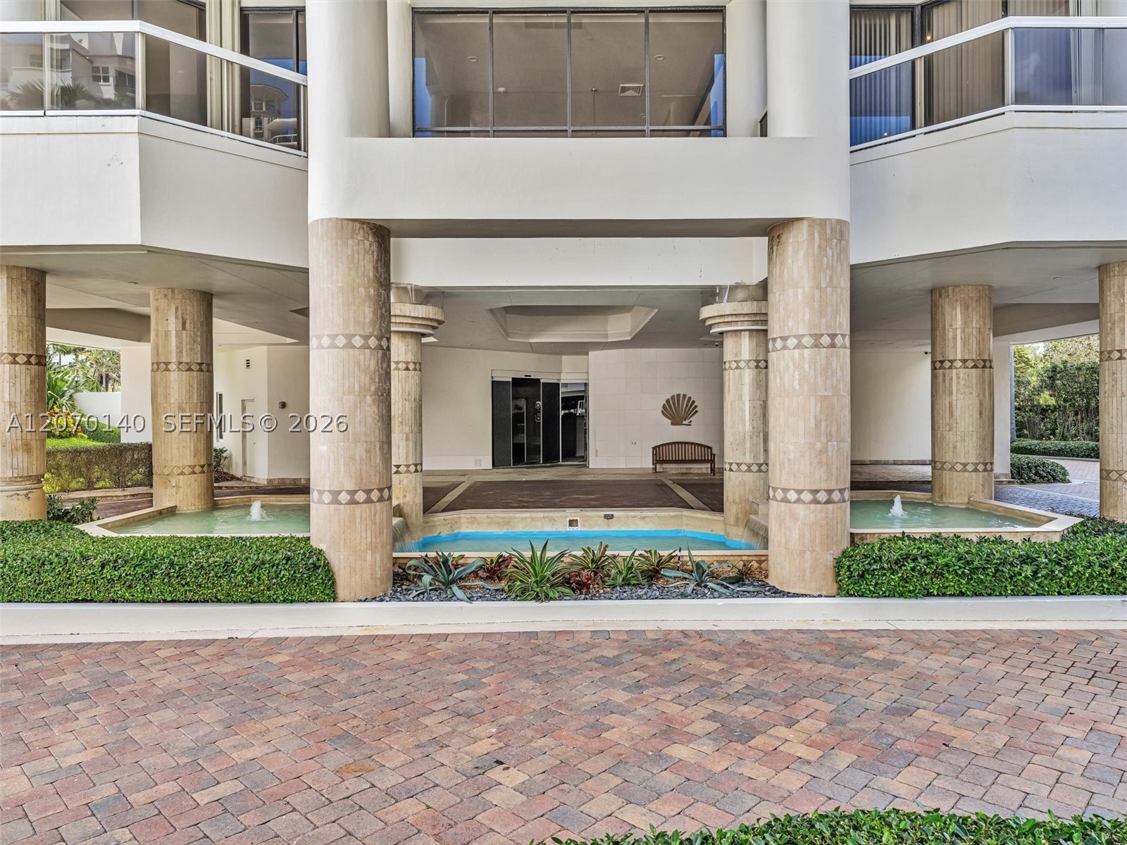 20185 E Country Clb Dr #2101 Aventura, FL 33180