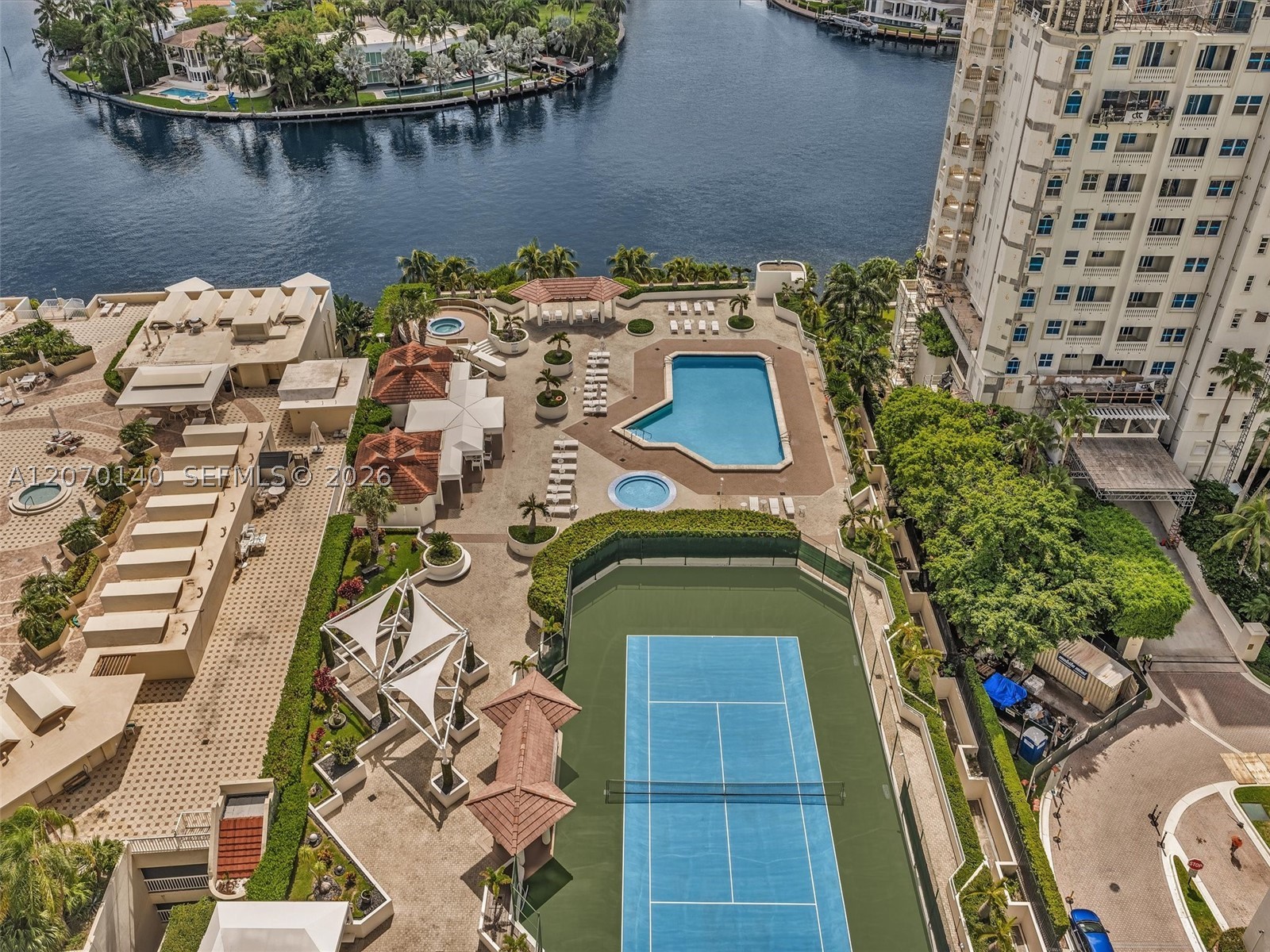 20185 E Country Clb Dr #2101 Aventura, FL 33180