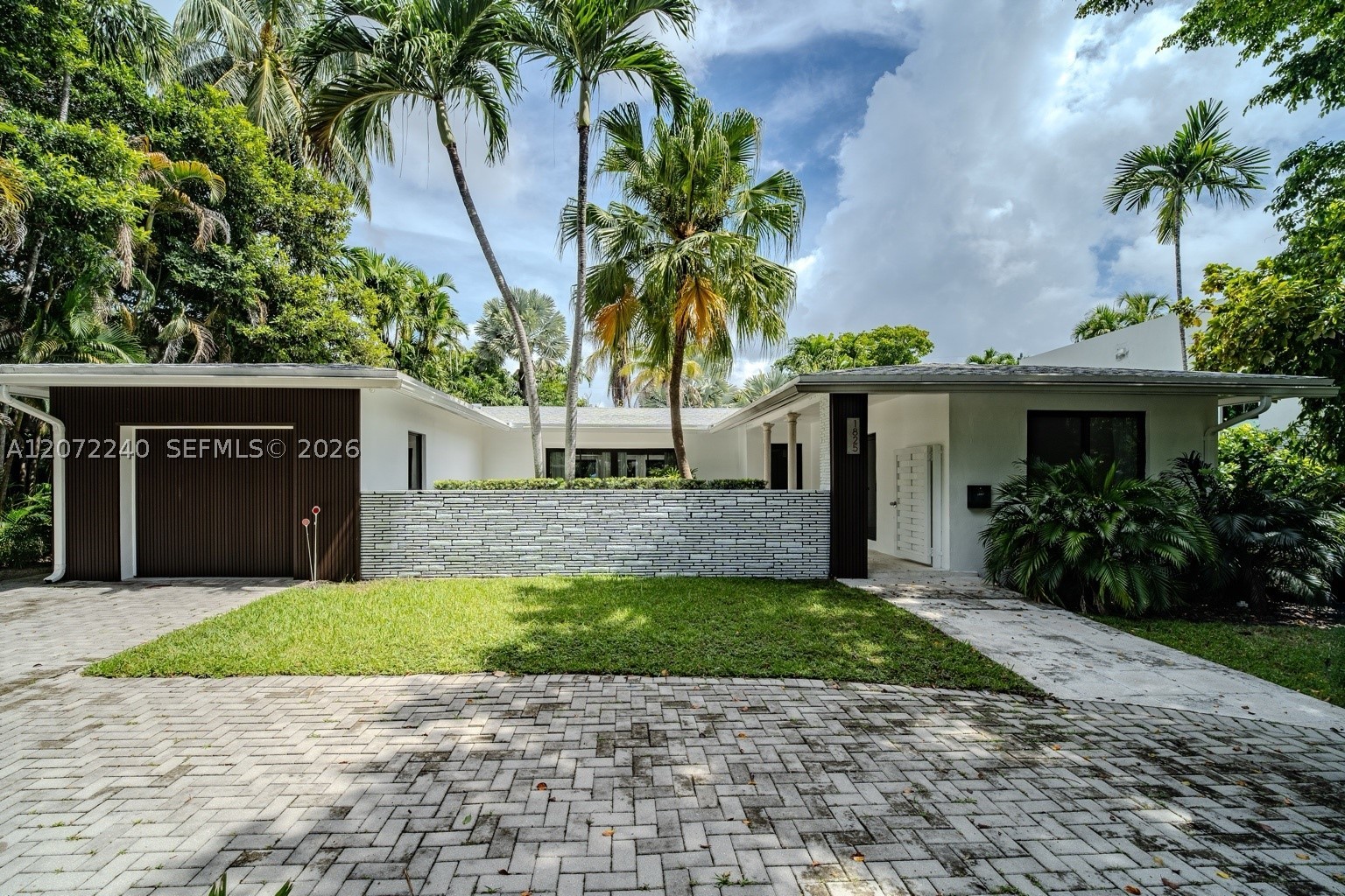 1825 Alamanda Dr North Miami, FL 33181