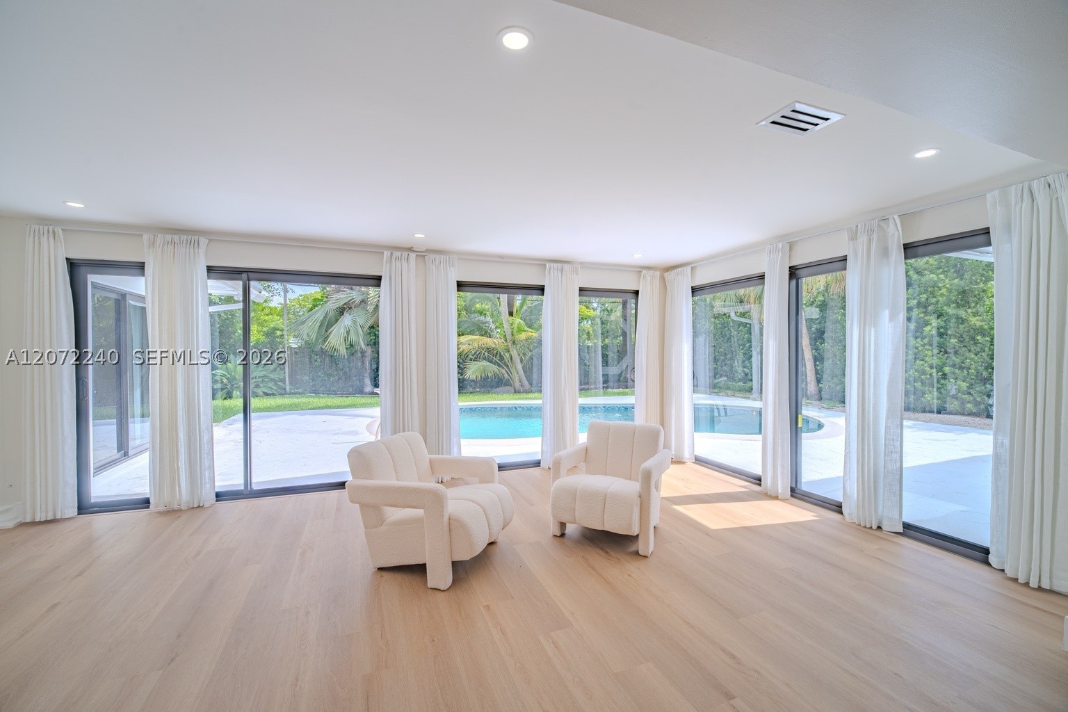 1825 Alamanda Dr North Miami, FL 33181