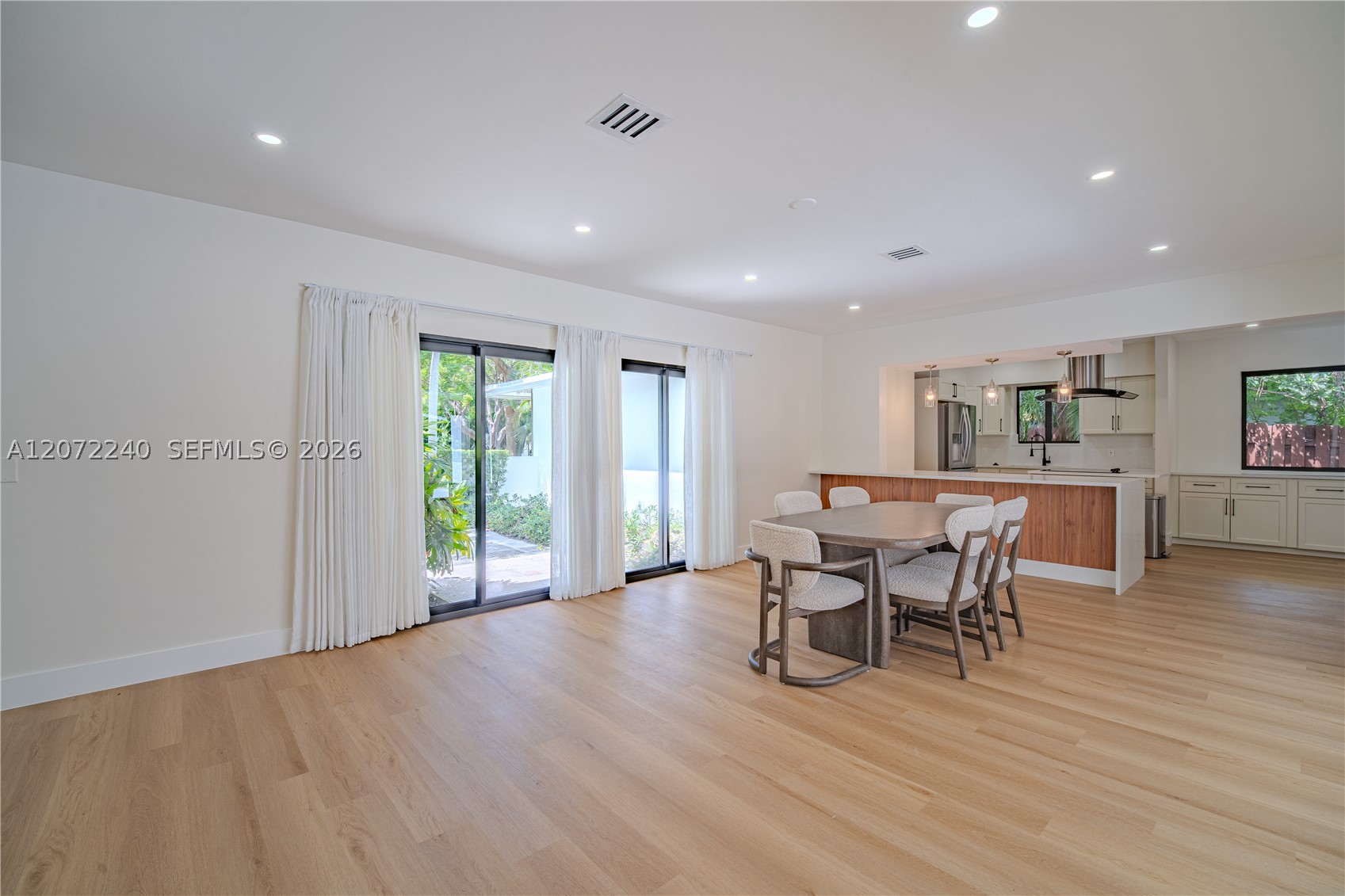 1825 Alamanda Dr North Miami, FL 33181