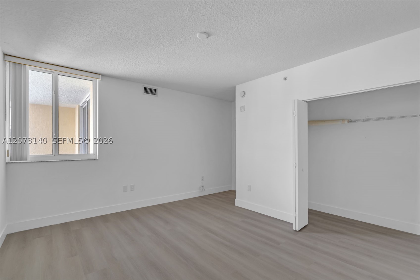 image The Venture at Aventura9