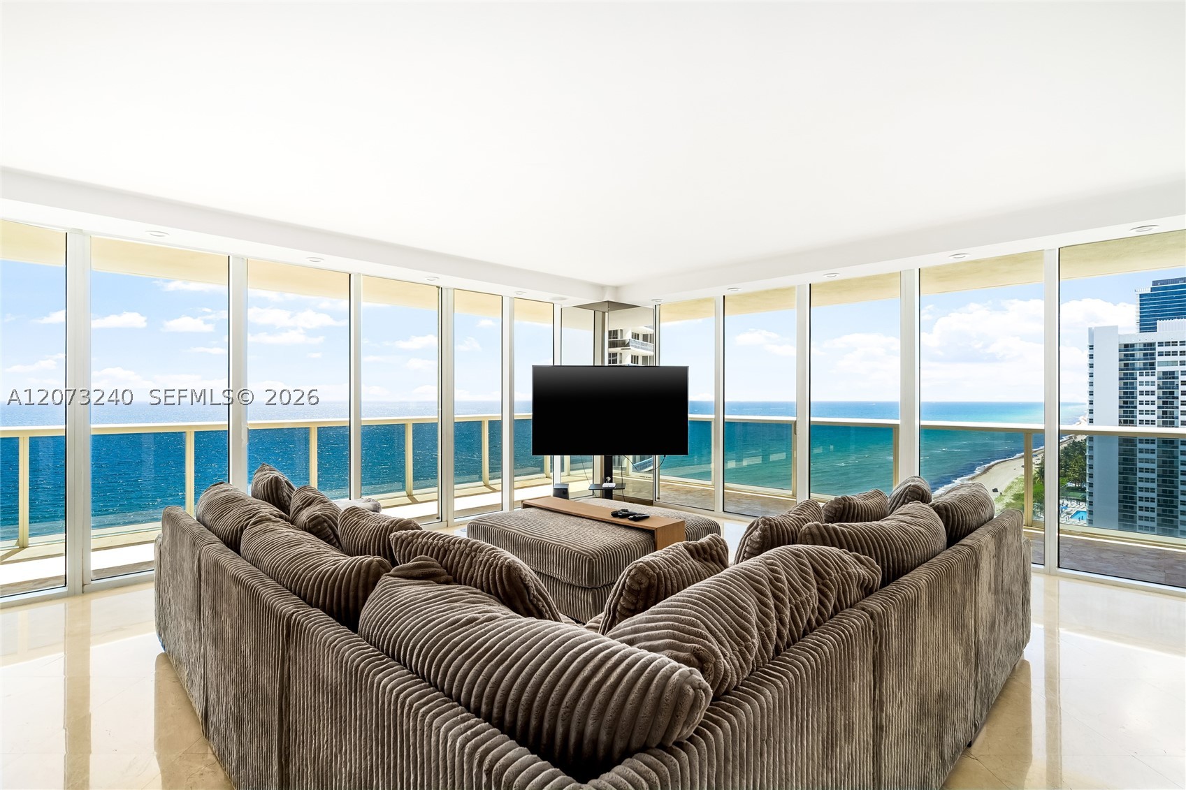 image Beach Club 20