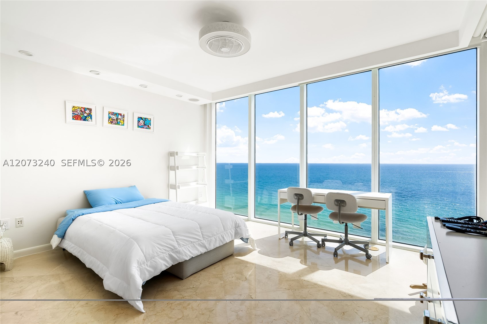 image Beach Club 211
