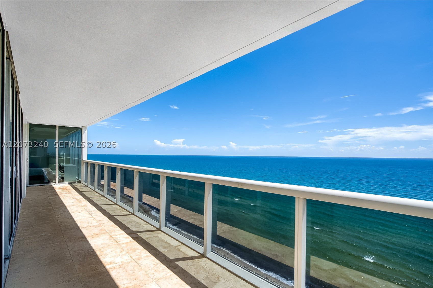 image Beach Club 219