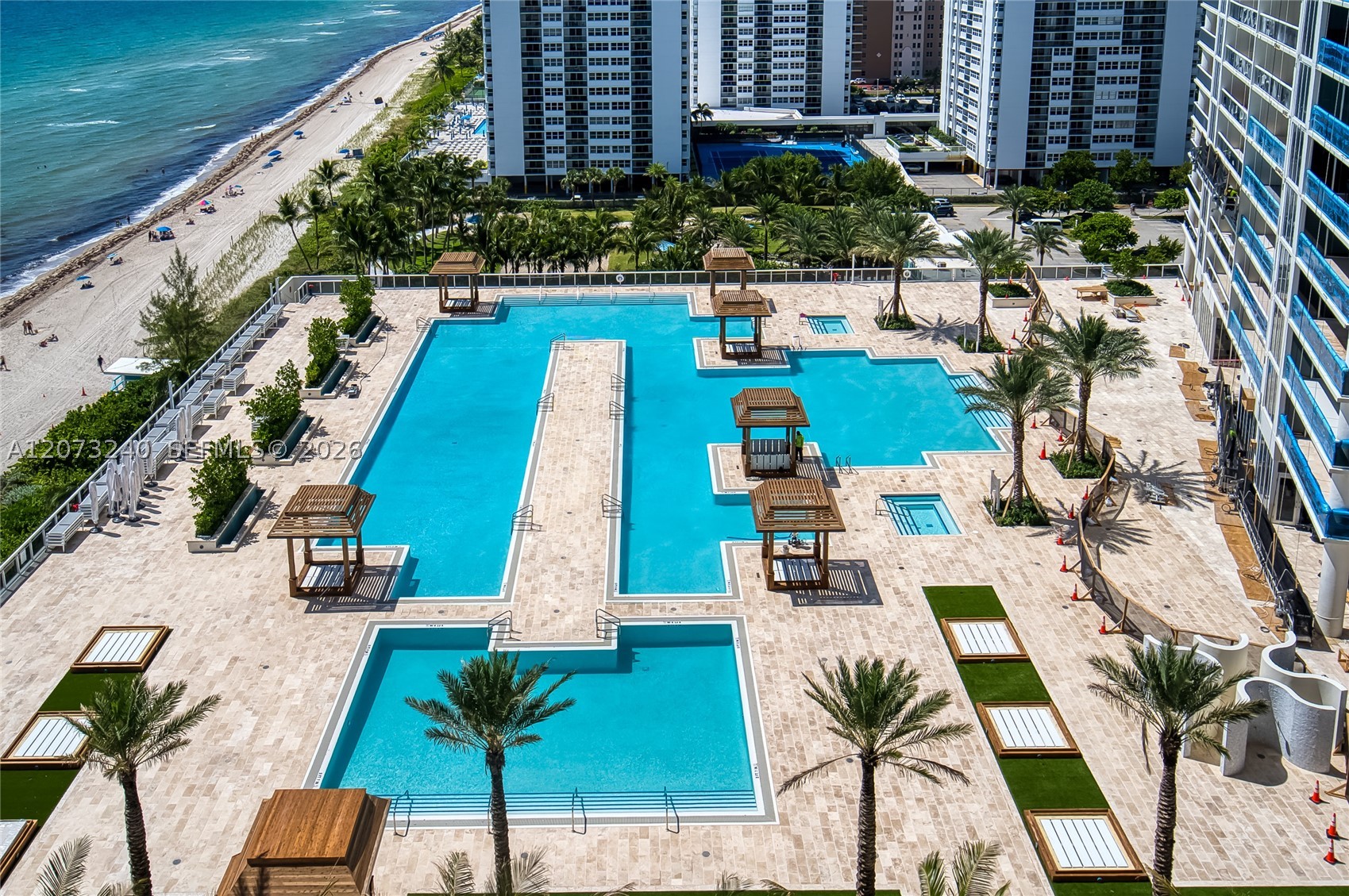 image Beach Club 222