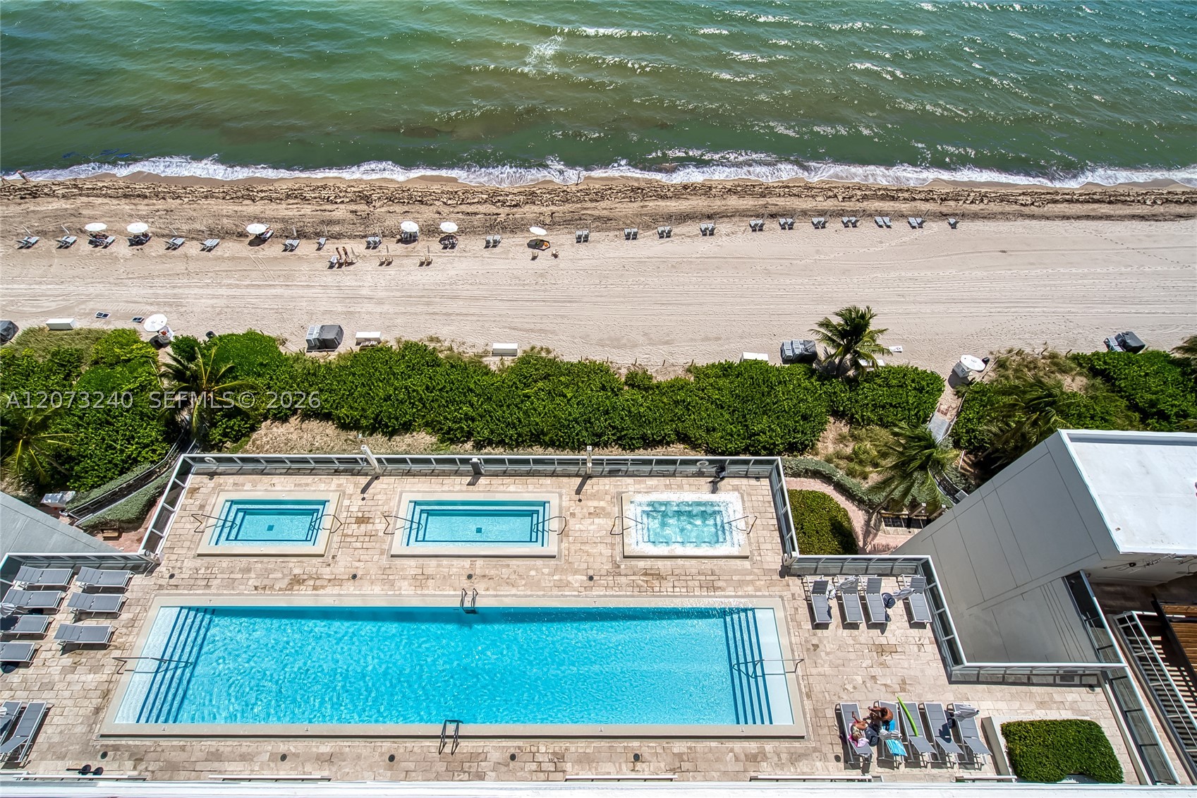 image Beach Club 225