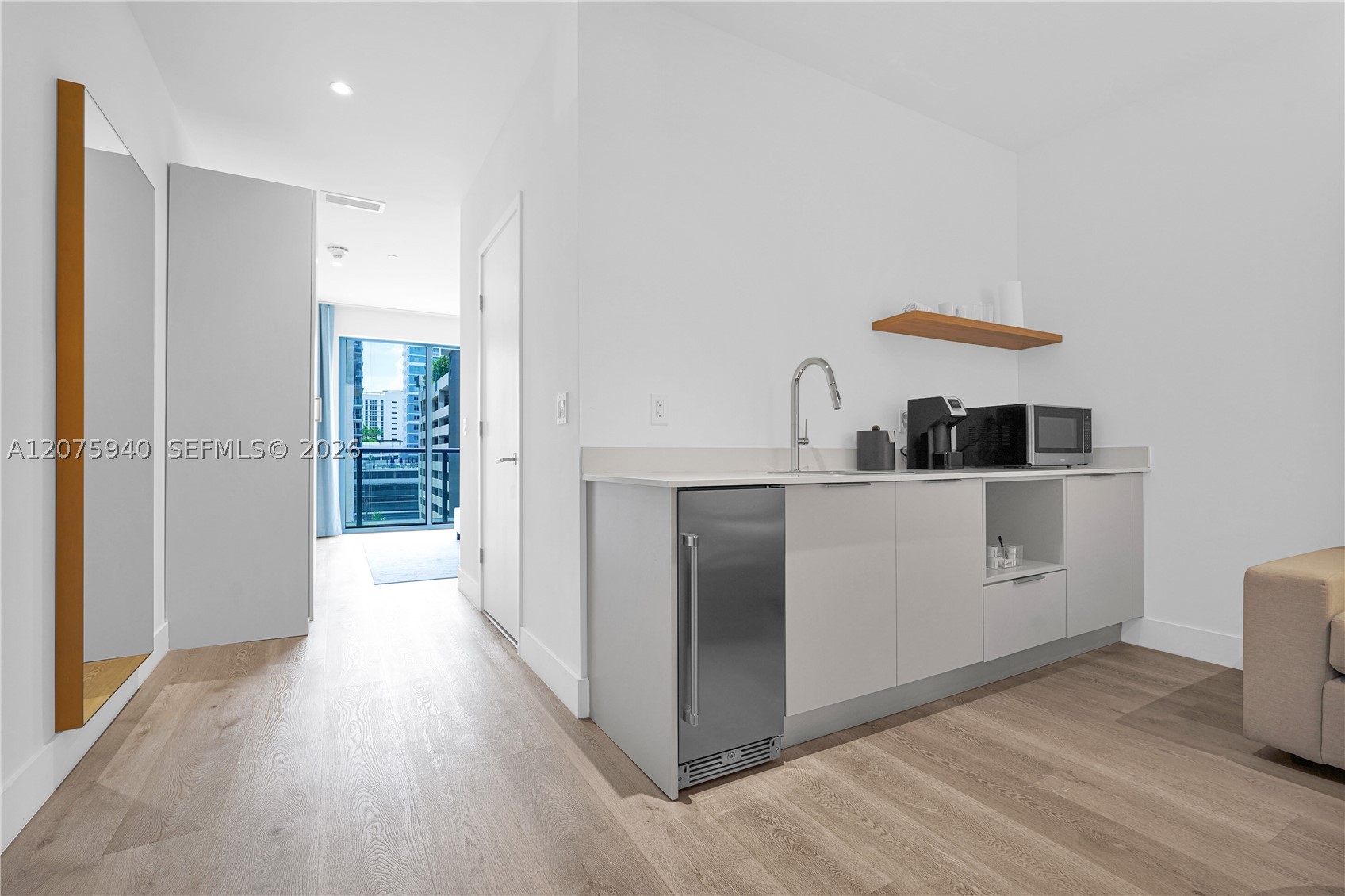 image Smart Brickell III10