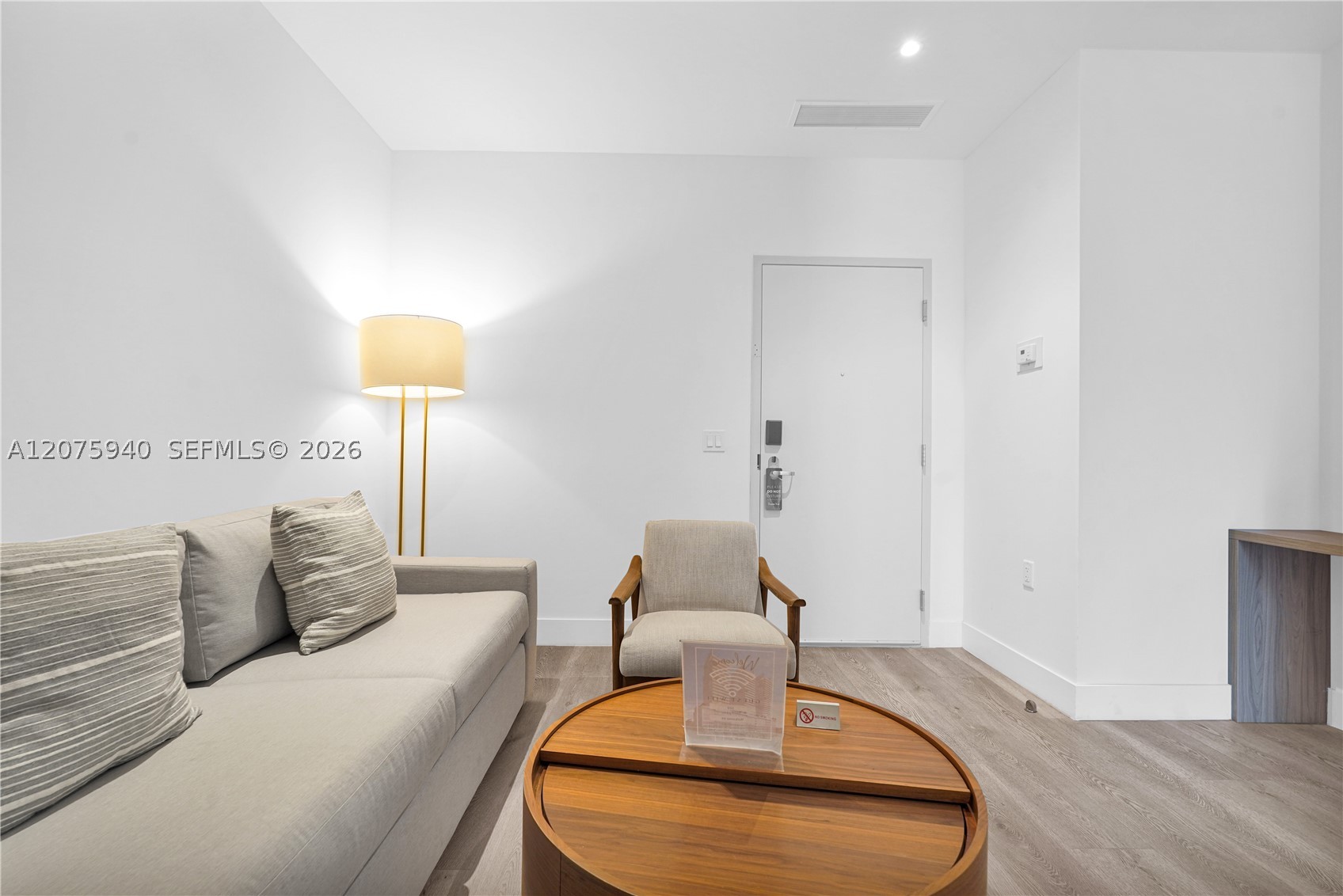 image Smart Brickell III16