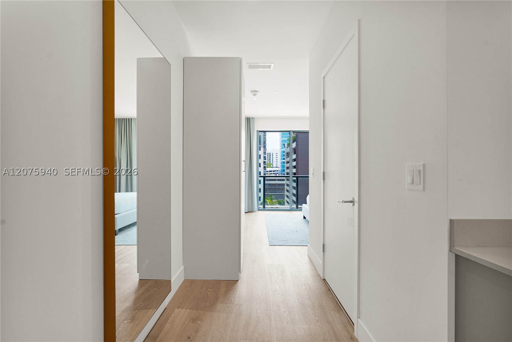 image Smart Brickell III20