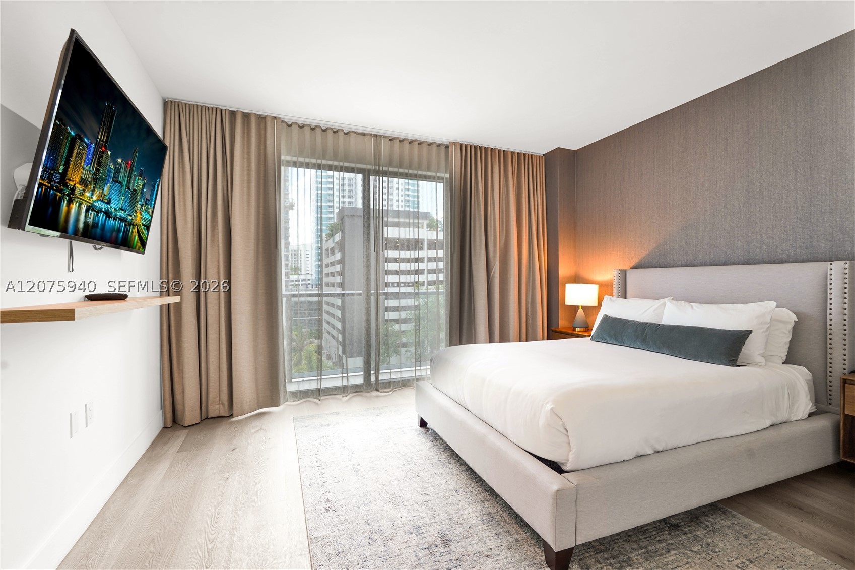 image Smart Brickell III31