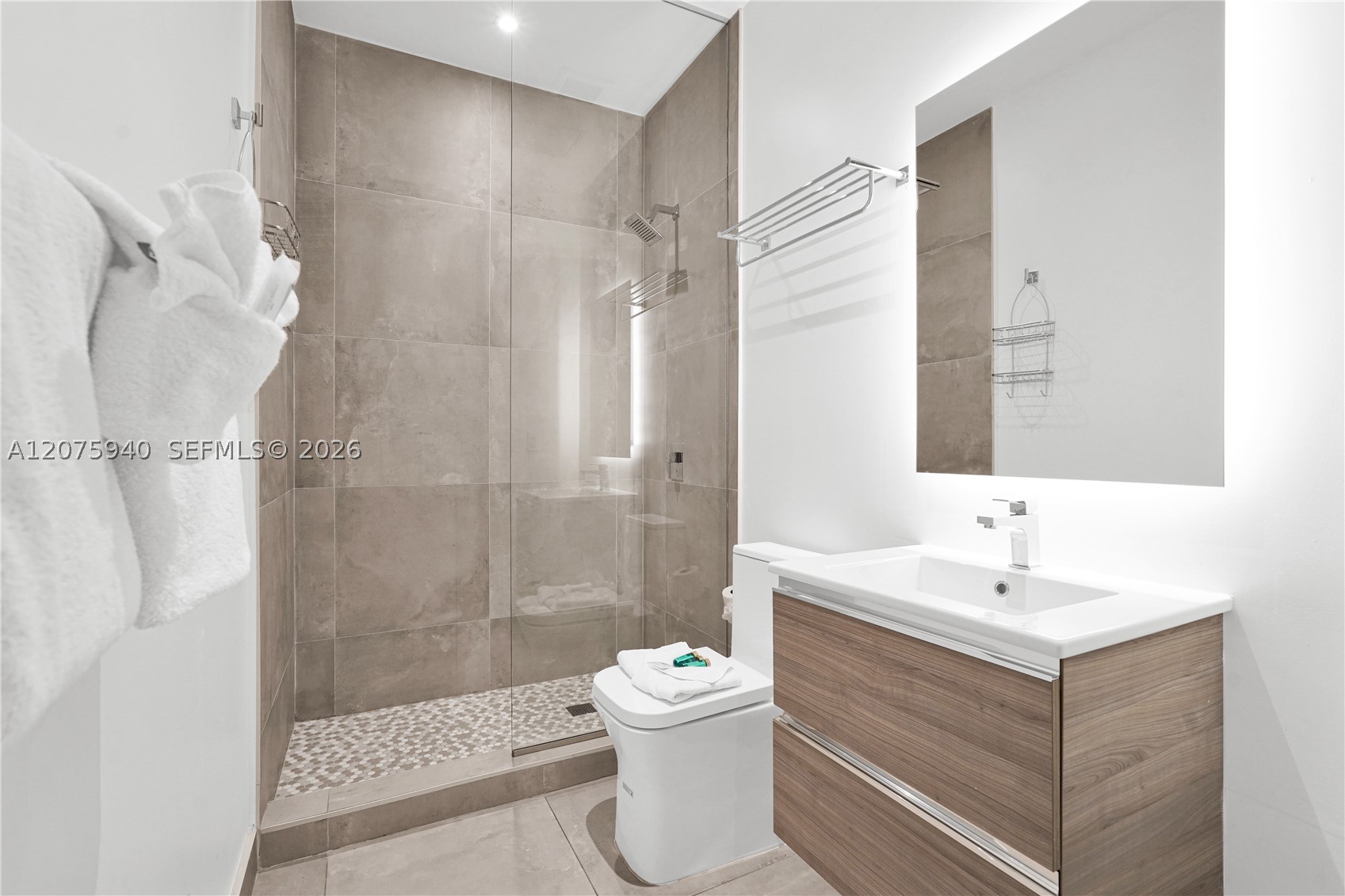 image Smart Brickell III32