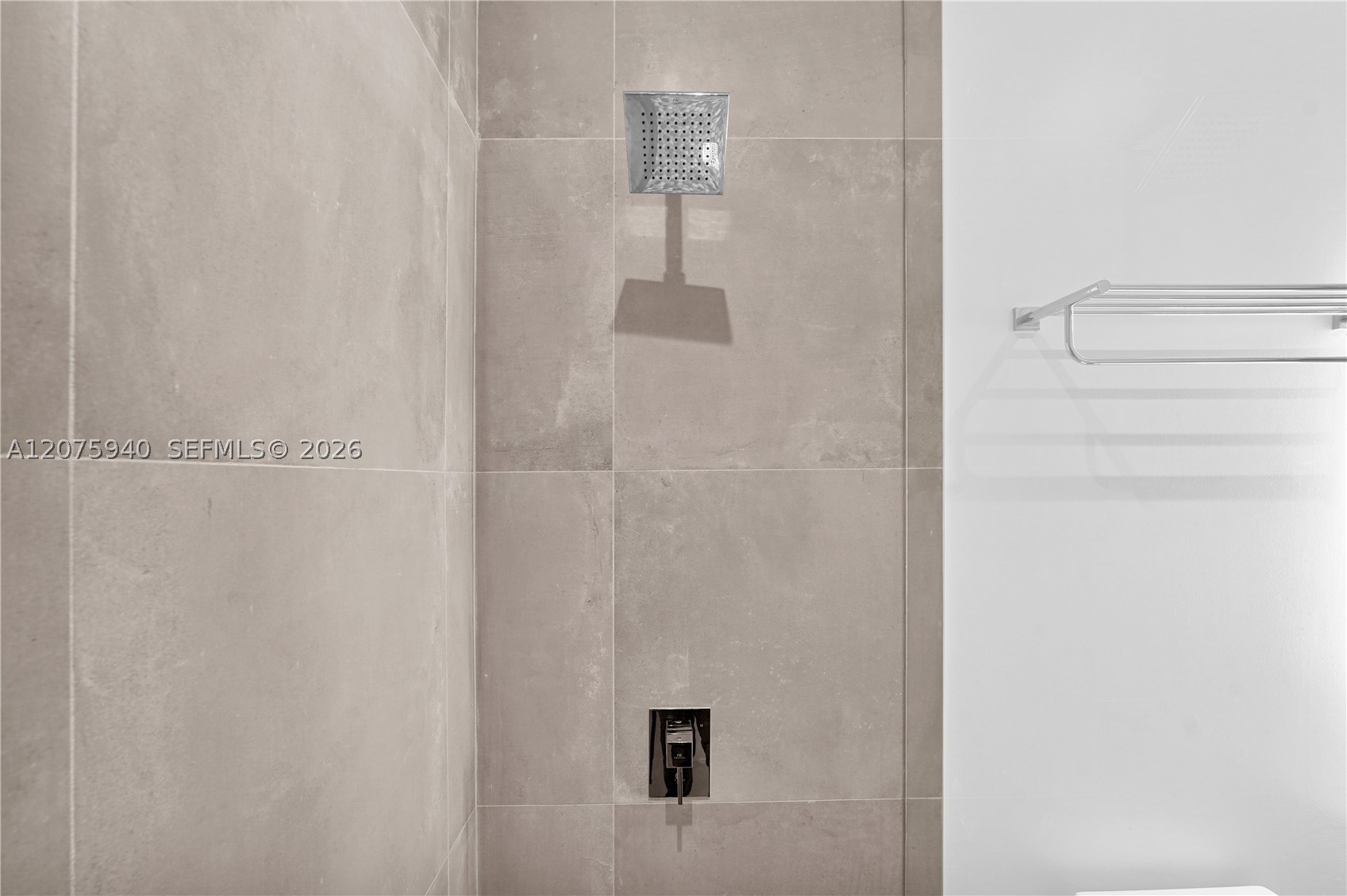 image Smart Brickell III33