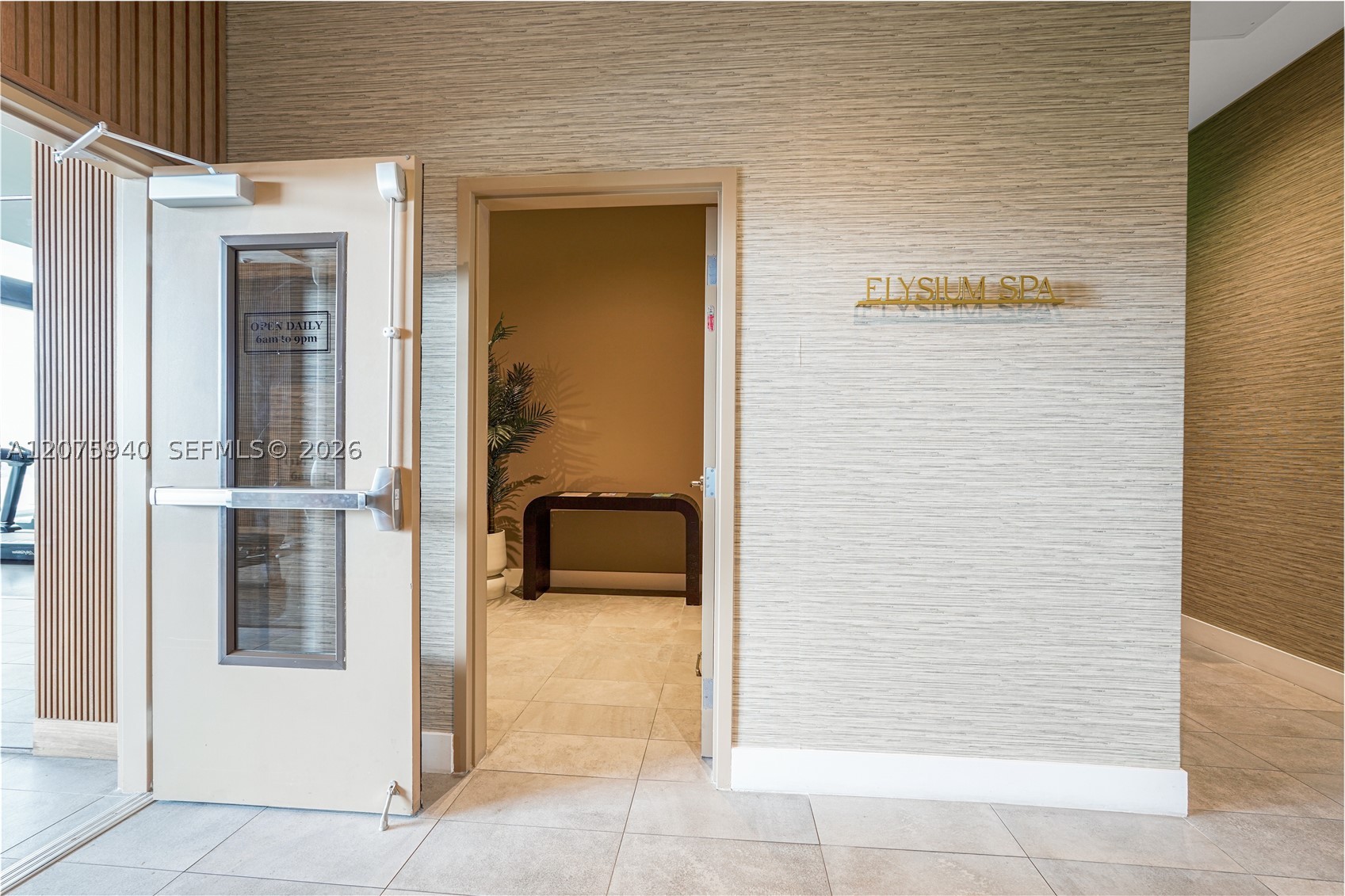 image Smart Brickell III38