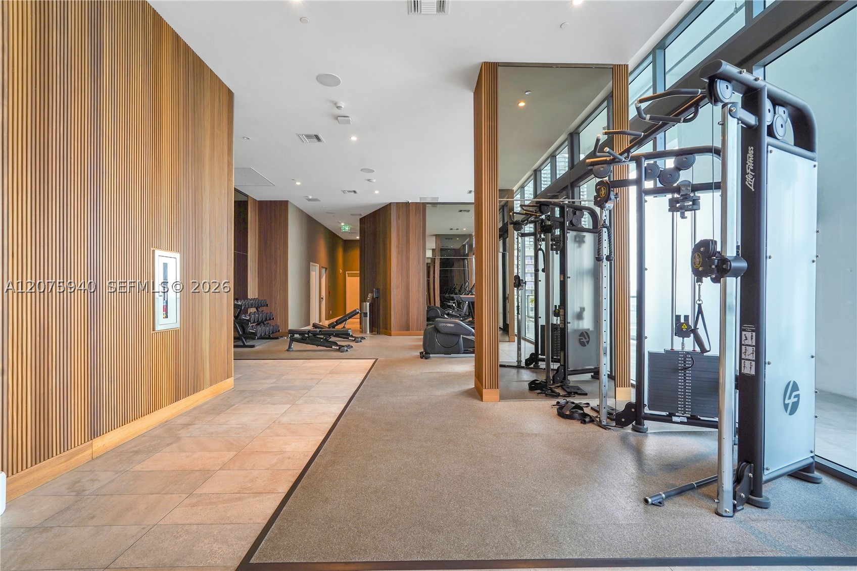 image Smart Brickell III43