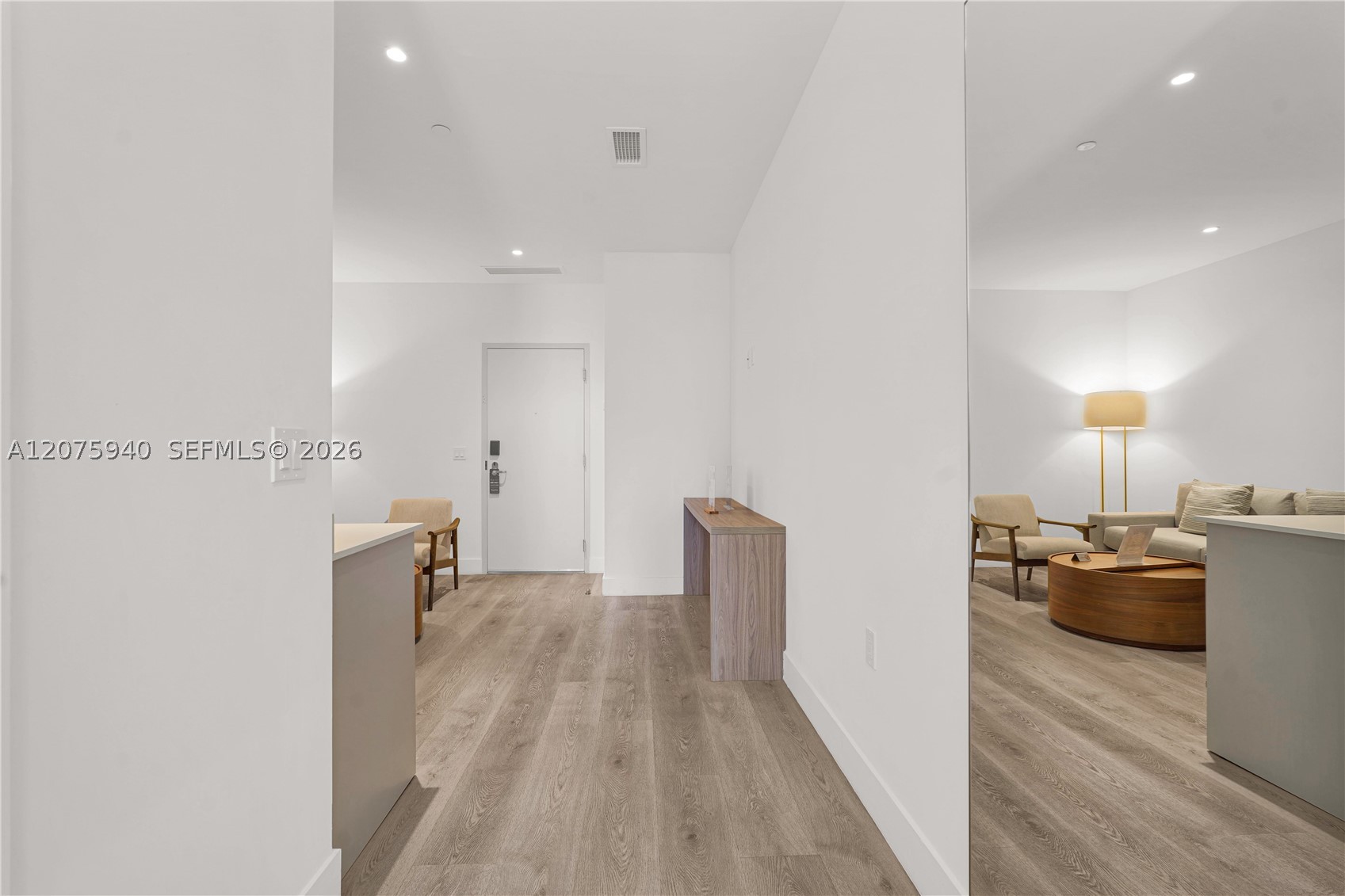 image Smart Brickell III7
