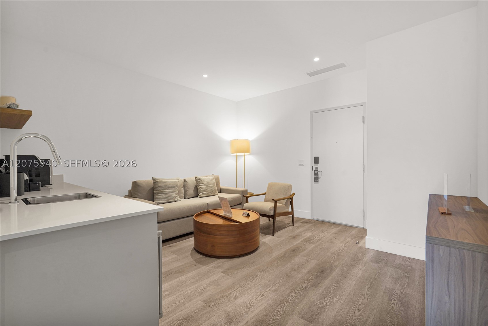 image Smart Brickell III8