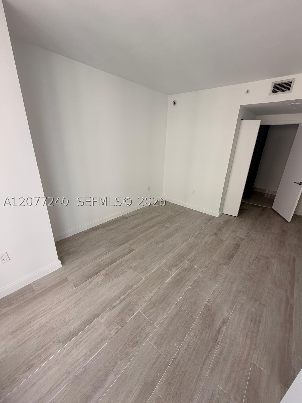 image Brickell Heights West15