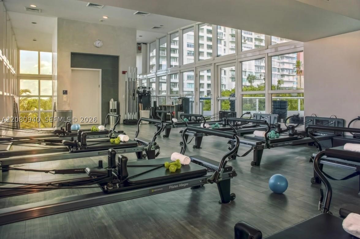 100 S Pointe Dr #1709 Miami Beach, FL 33139